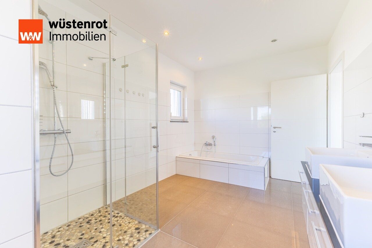Immobilienangebot - Kassel / Wolfsanger - Alle - +++ Bezugsfertige Stadtvilla mit vielen "Extras" in ruhiger Top-Lage am Wolfsanger +++