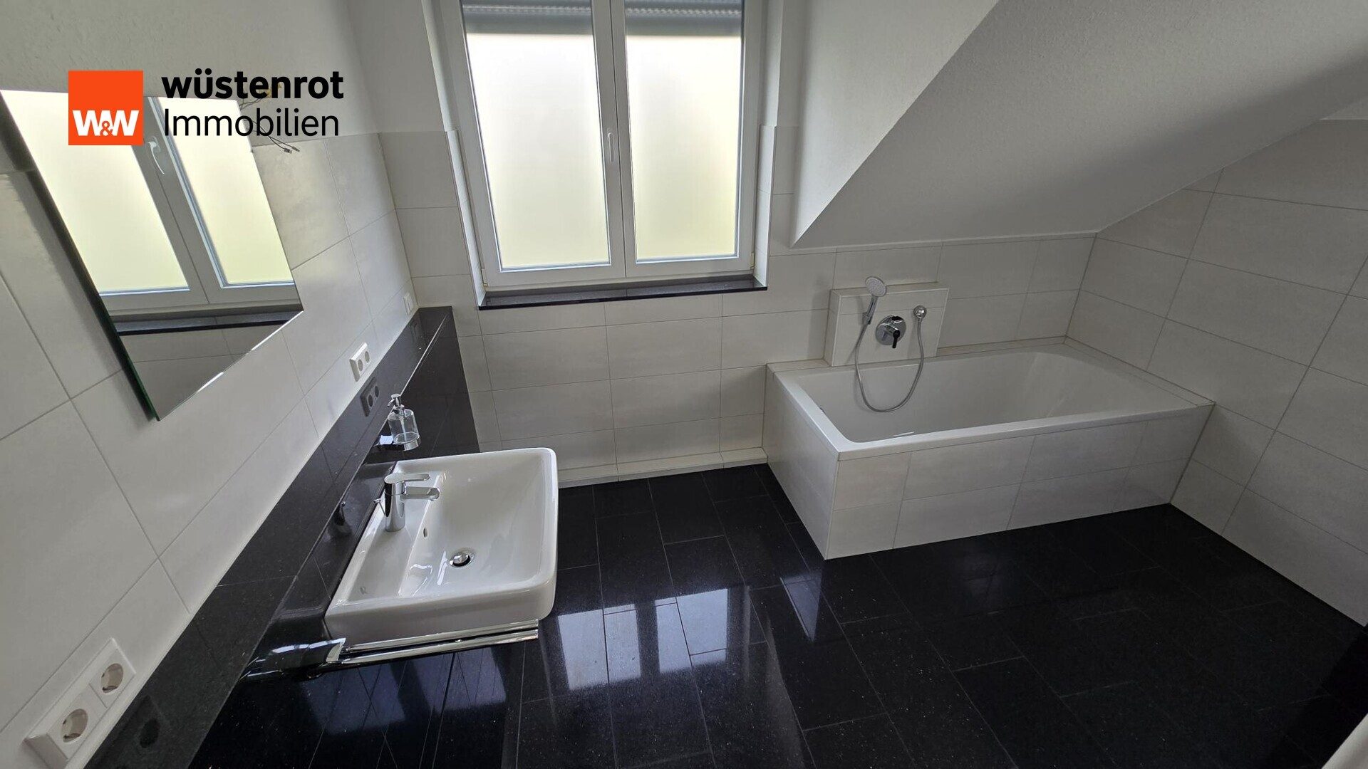 Immobilienangebot - Baden-Baden / Ebersteinburg - Alle - Haus für die Familie - frei !