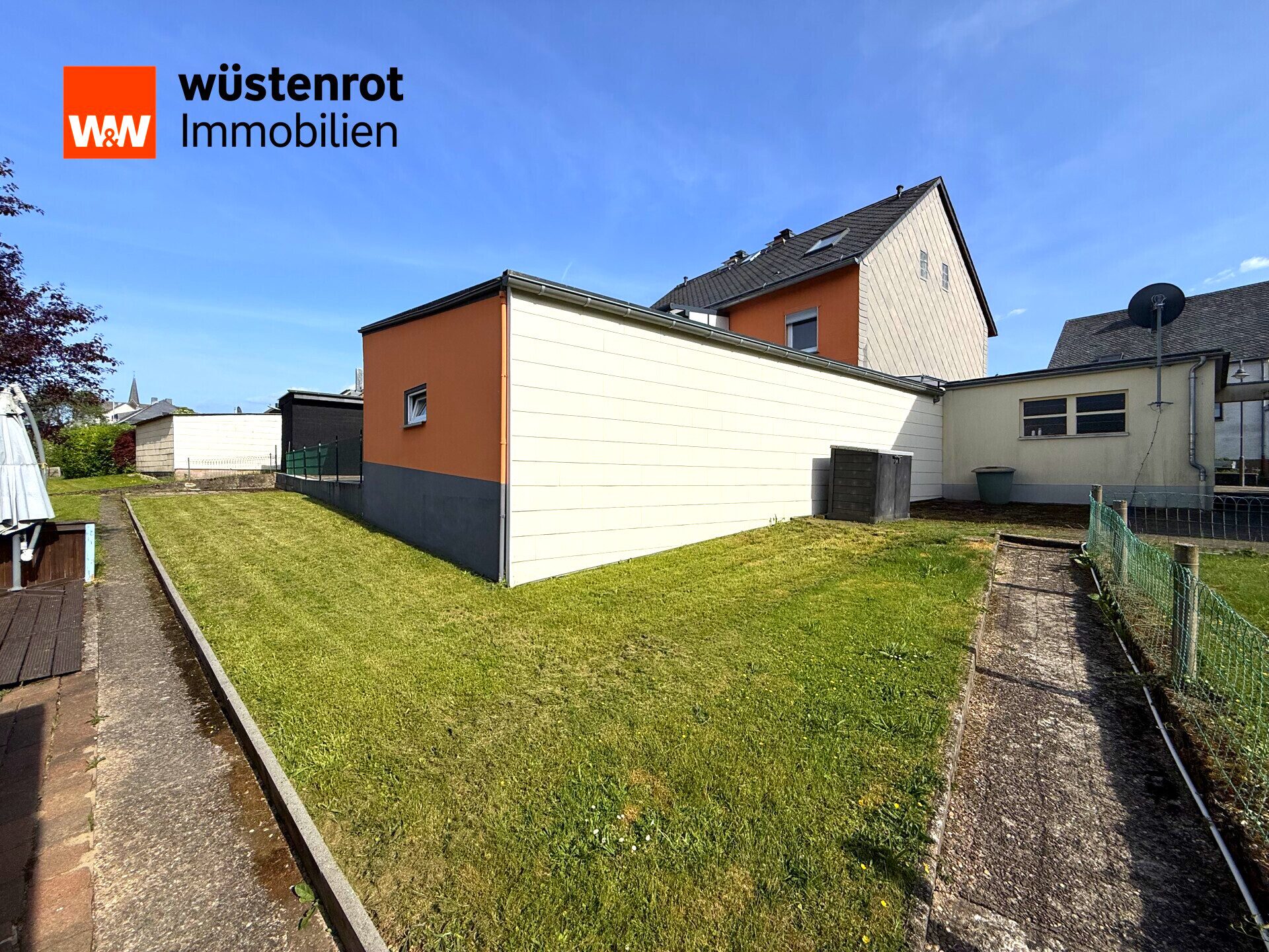 Immobilienangebot - Thomm - Alle - Solide Doppelhaushälfte mit Ausbaupotenzial, Garage und zusätzlichem Gartenbereich in Thomm