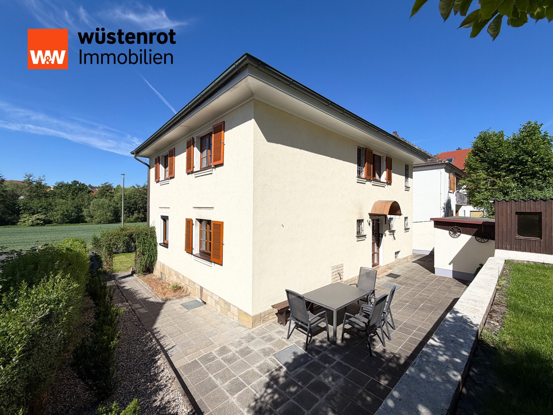 Immobilienangebot - Schweinfurt - Alle - Wohnen mit Mehrwert: Gepflegtes Zweifamilienhaus in gefragter Lage mit Gartenidylle