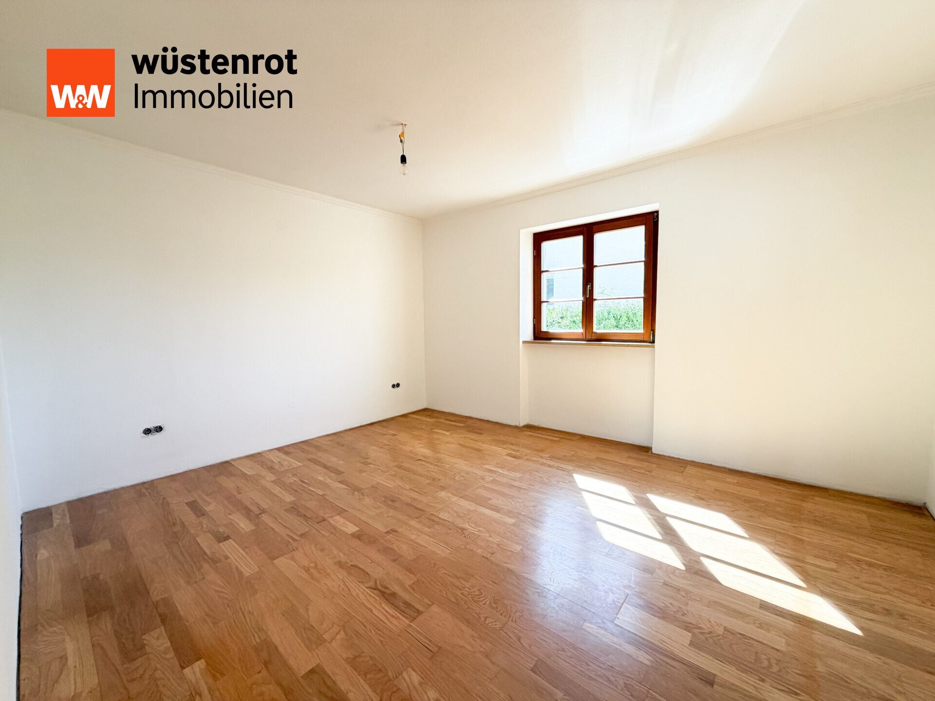Immobilienangebot - Schweinfurt - Alle - Wohnen mit Mehrwert: Gepflegtes Zweifamilienhaus in gefragter Lage mit Gartenidylle