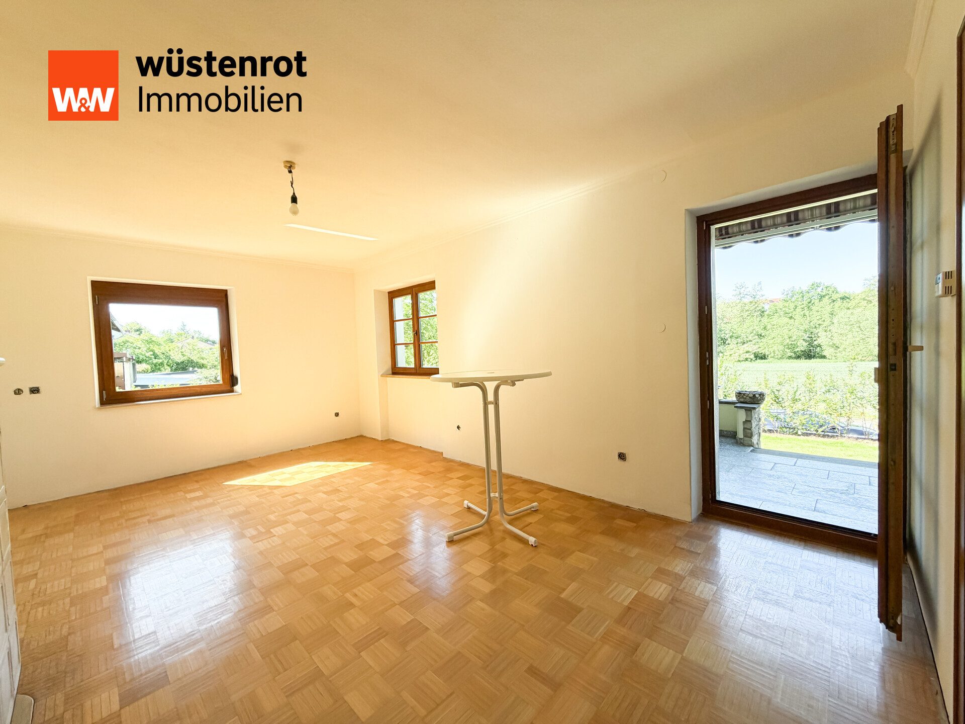 Immobilienangebot - Schweinfurt - Alle - Wohnen mit Mehrwert: Gepflegtes Zweifamilienhaus in gefragter Lage mit Gartenidylle