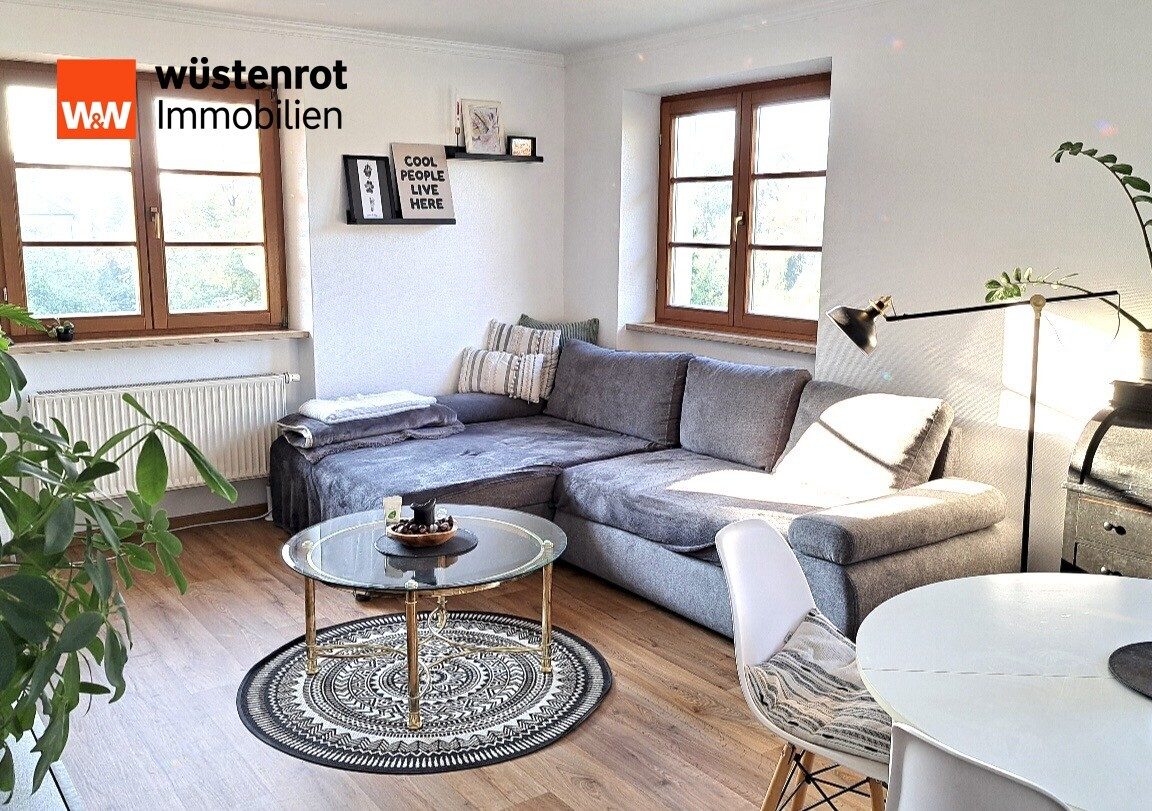 Immobilienangebot - Schweinfurt - Alle - Wohnen mit Mehrwert: Gepflegtes Zweifamilienhaus in gefragter Lage mit Gartenidylle