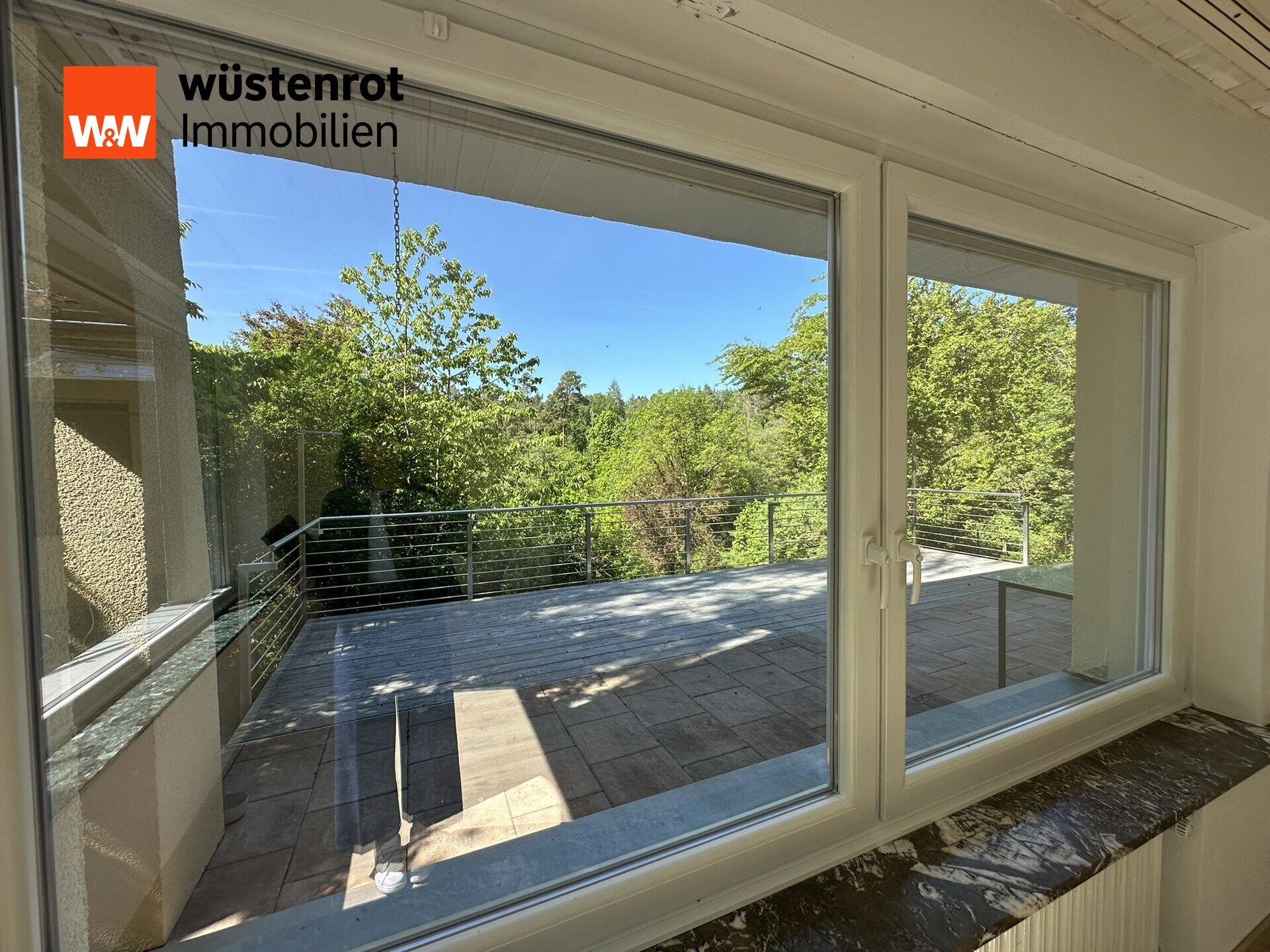 Immobilienangebot - Sachsen bei Ansbach - Alle - Bezugsfrei: Terrassenwohnung mit Ausblick und möglichem Gartenanteil