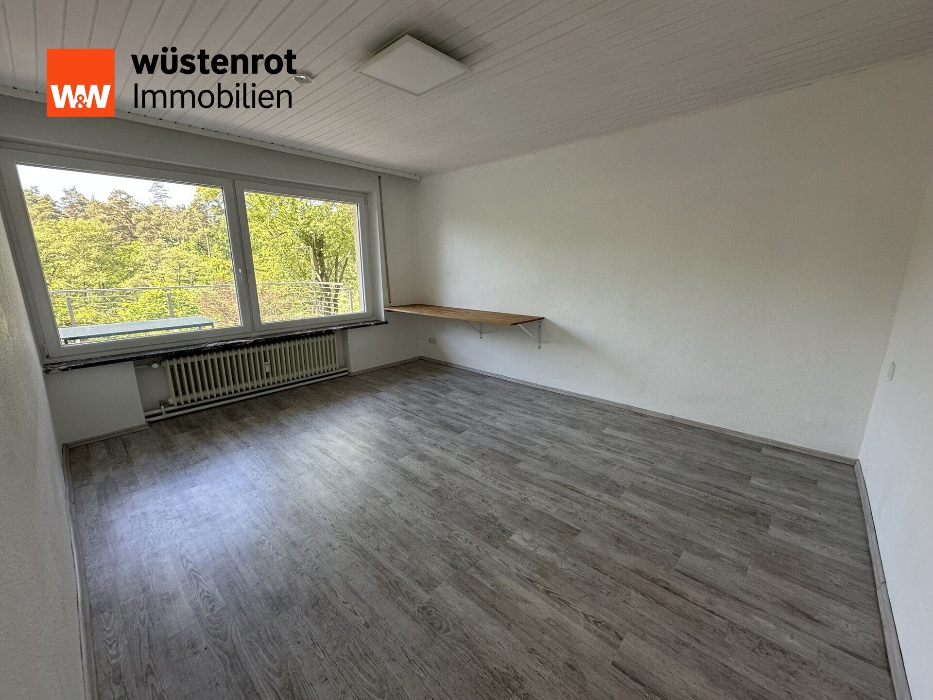 Immobilienangebot - Sachsen bei Ansbach - Alle - Bezugsfrei: Terrassenwohnung mit Ausblick und möglichem Gartenanteil