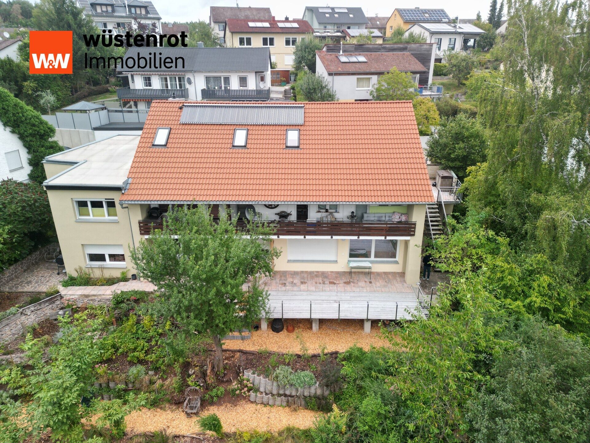 Immobilienangebot - Sachsen bei Ansbach - Alle - Bezugsfrei: Terrassenwohnung mit Ausblick und möglichem Gartenanteil