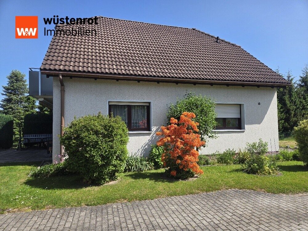 Immobilienangebot - Ebersbach/Sachsen - Alle - Gepflegtes Wohnhaus in Ebersbach