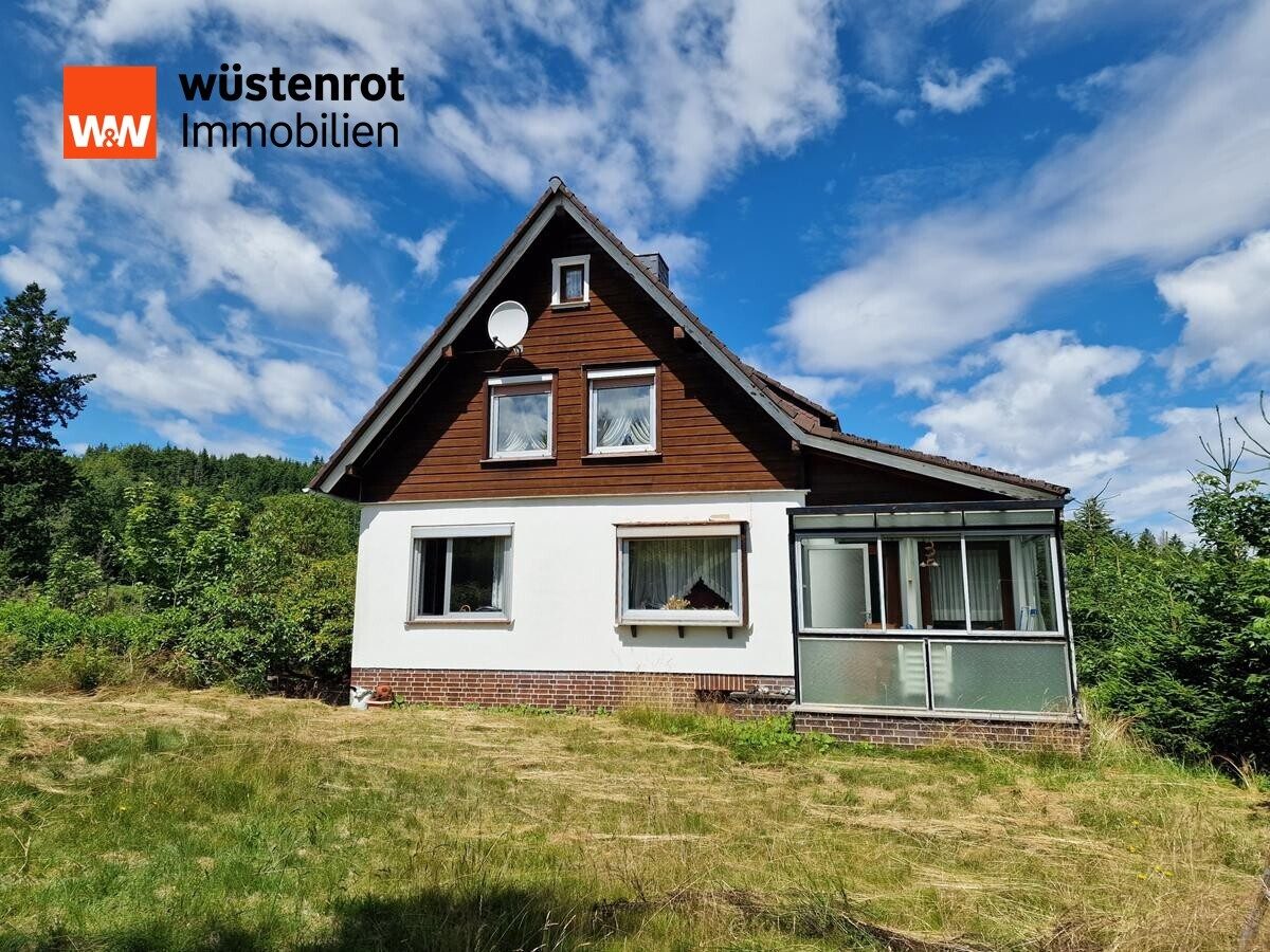 Immobilienangebot - Altenau - Alle - Charmantes Einfamilienhaus in schöner Harzlage | Sanierungsbedürftig | Garten & Wintergarten