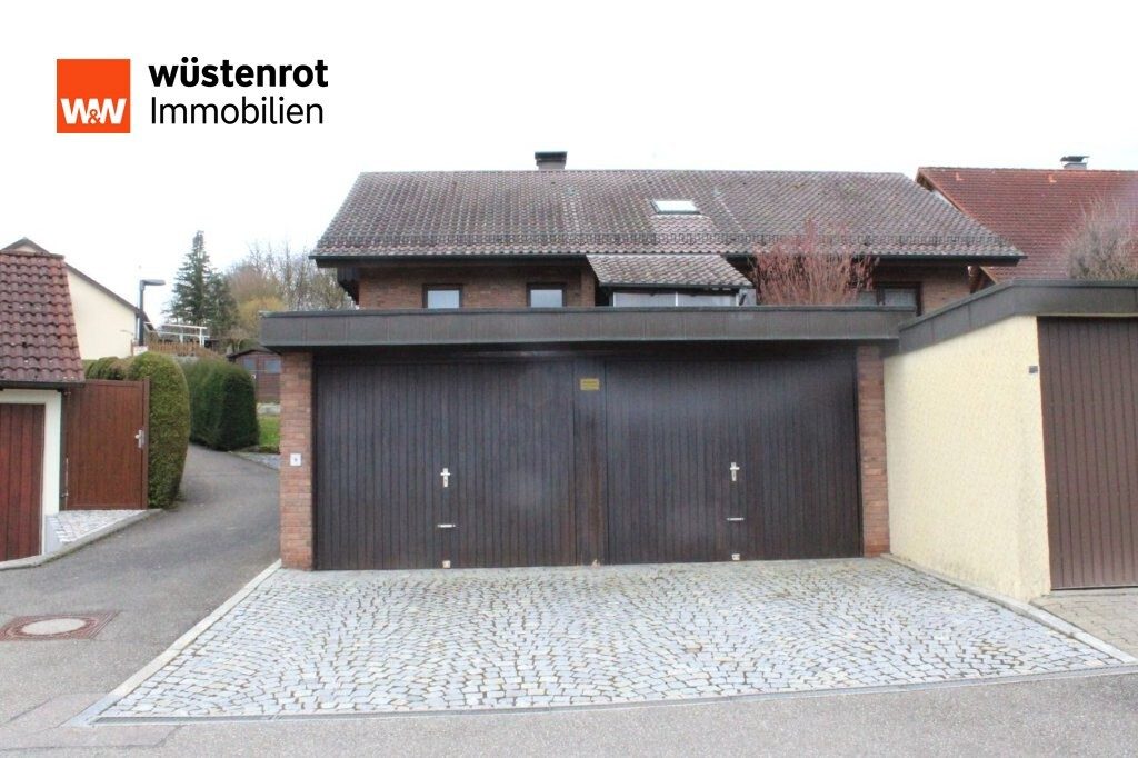 Immobilienangebot - Ostelsheim - Alle - Viel Platz / 2 Wohnungen / 2 Garagen / tolle Lage am Ende einer Sackgasse mit Aussicht