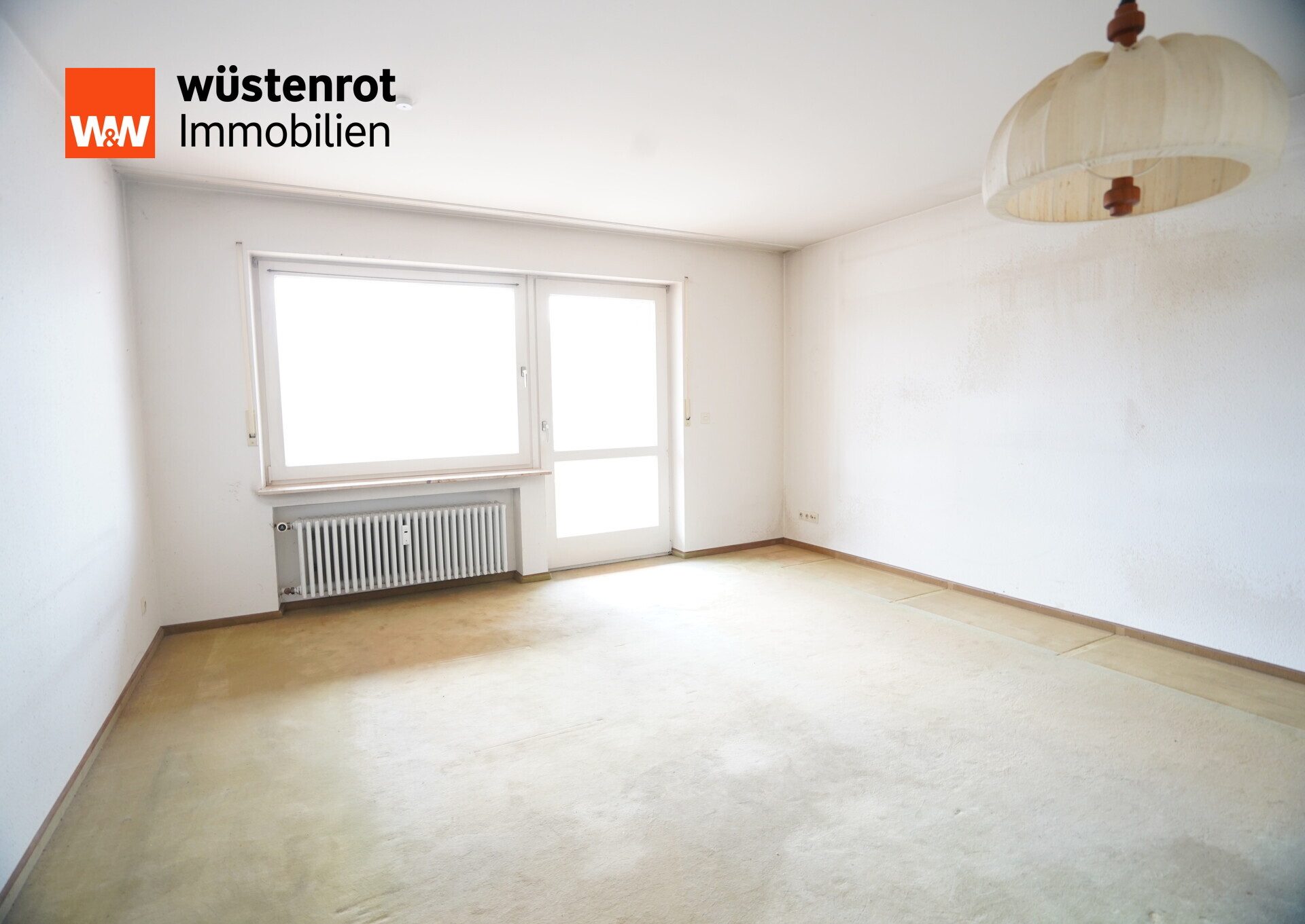Immobilienangebot - Ochsenhausen - Alle - Sonniger Balkon, Stellplatz und viel Potenzial – 2-Zimmer-Wohnung in Ochsenhausen