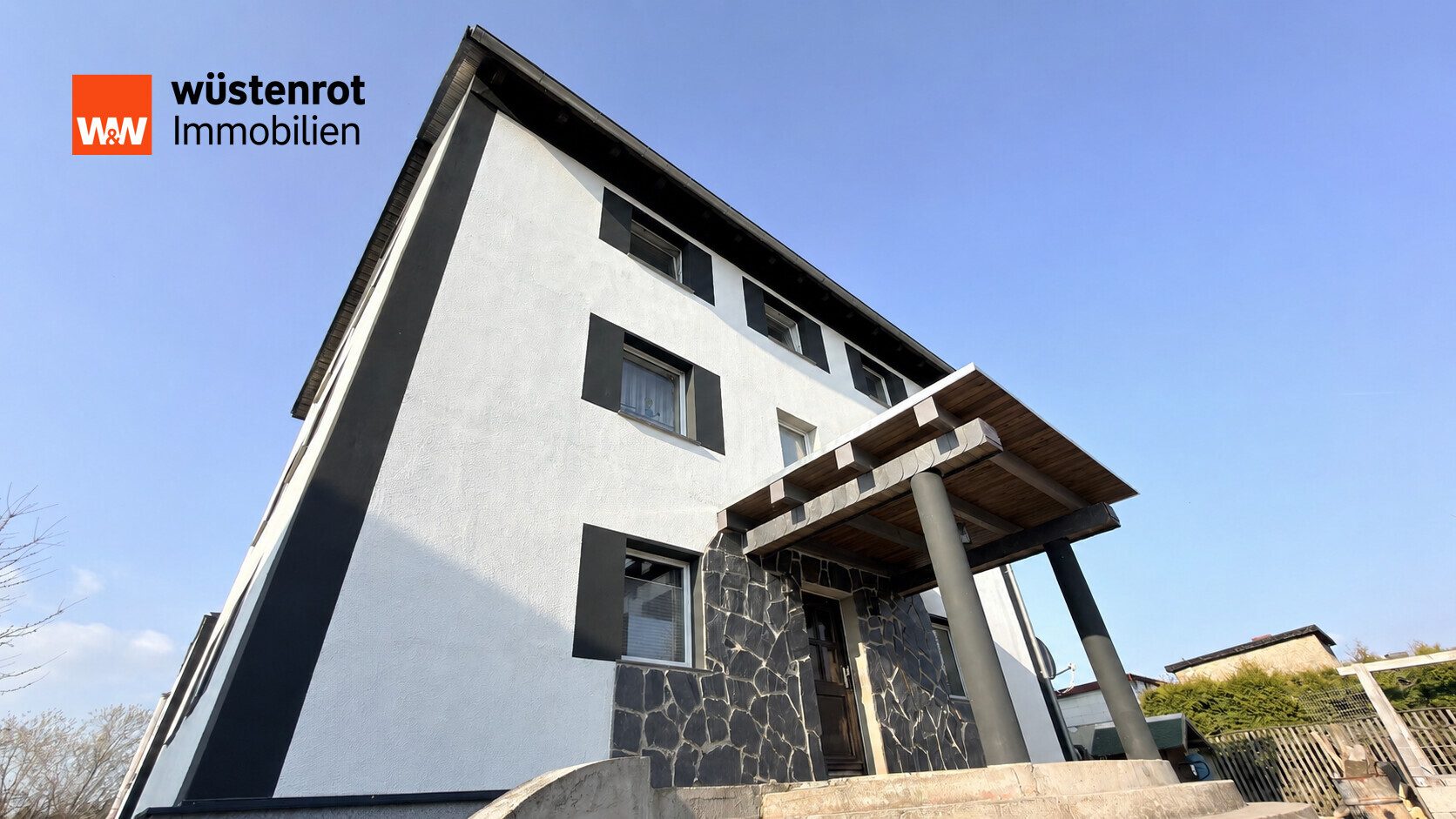 Immobilienangebot - Wiedemar - Alle - Freistehendes Einfamilienhaus mit Doppelgarage, Teich & idyllischem Grundstück | 285 m² Wohnfläche