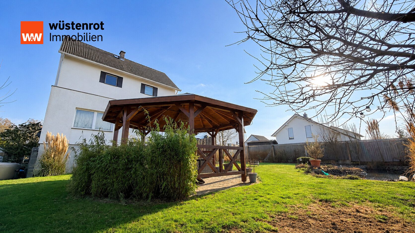 Immobilienangebot - Wiedemar - Alle - Freistehendes Einfamilienhaus mit Doppelgarage, Teich & idyllischem Grundstück | 285 m² Wohnfläche