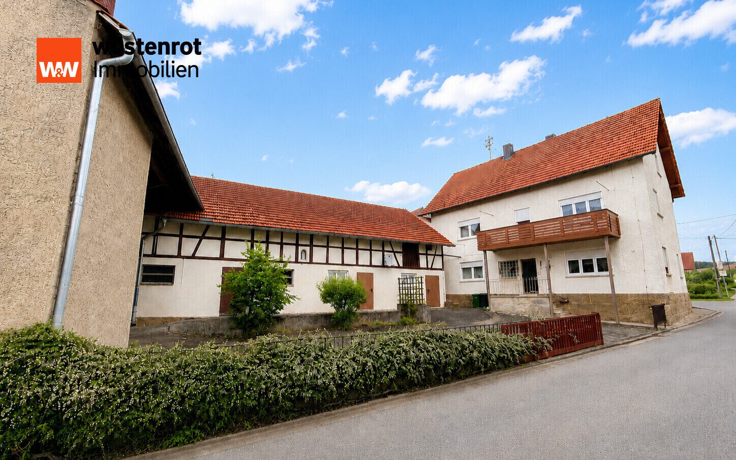 Immobilienangebot - Zapfendorf - Alle - Ehemaliges Bauernhofanwesen mit Nebengebäuden & optionaler Wiesenfläche für Tierhaltung und Freizeit