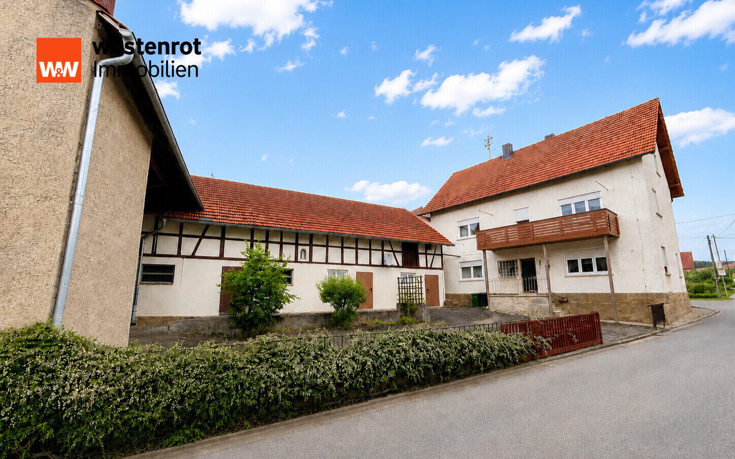 Immobilienangebot - Zapfendorf - Alle - Ehemaliges Bauernhofanwesen mit Nebengebäuden & optionaler Wiesenfläche für Tierhaltung und Freizeit