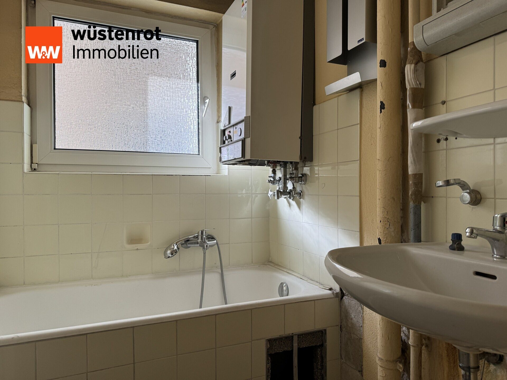 Immobilienangebot - Stuttgart - Alle - Potenzial trifft Lage – 3-Zimmer-Wohnung mit Garage und Fernblick