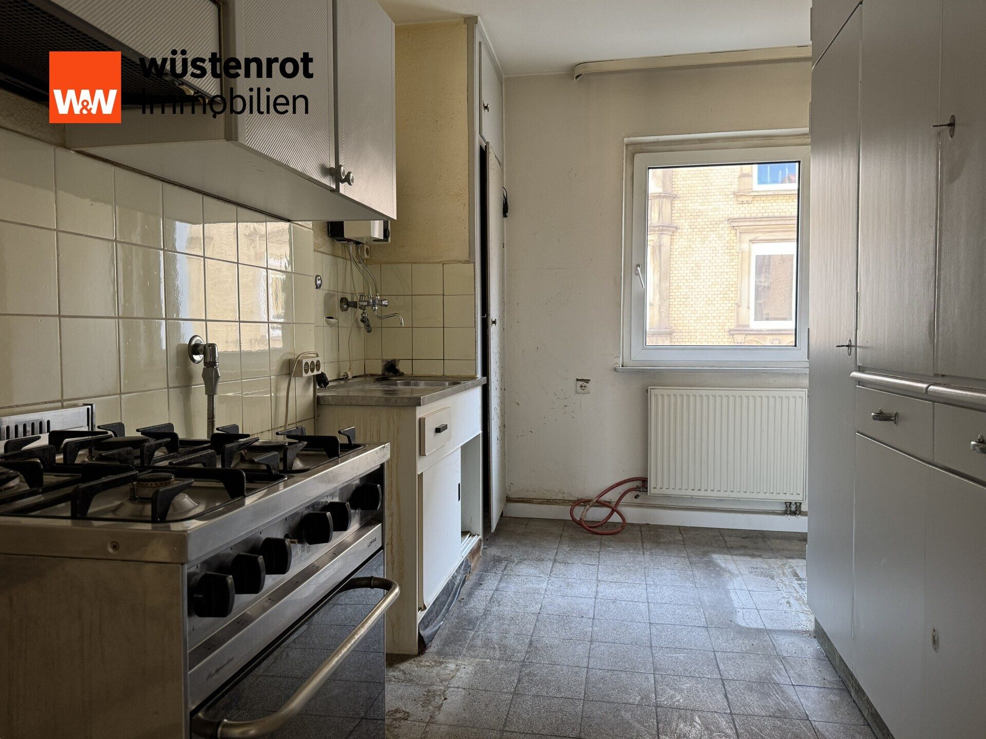 Immobilienangebot - Stuttgart - Alle - Potenzial trifft Lage – 3-Zimmer-Wohnung mit Garage und Fernblick