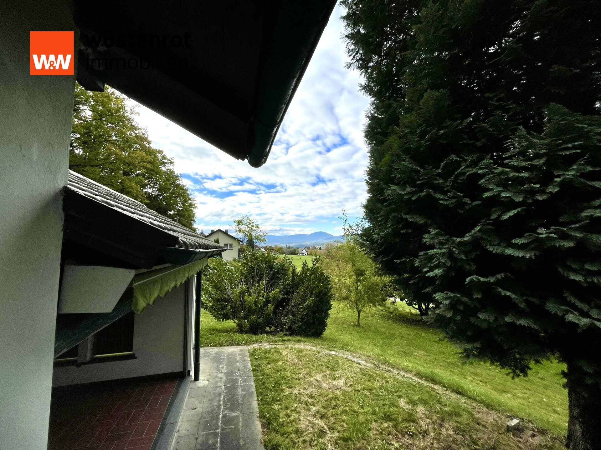 Immobilienangebot - Gaggenau - Alle - *EINZIGARTIGES URLAUBSGEFÜHL: Kleines Einfamilienhaus mit großem Grundstück, Terrasse, Carport uvm*