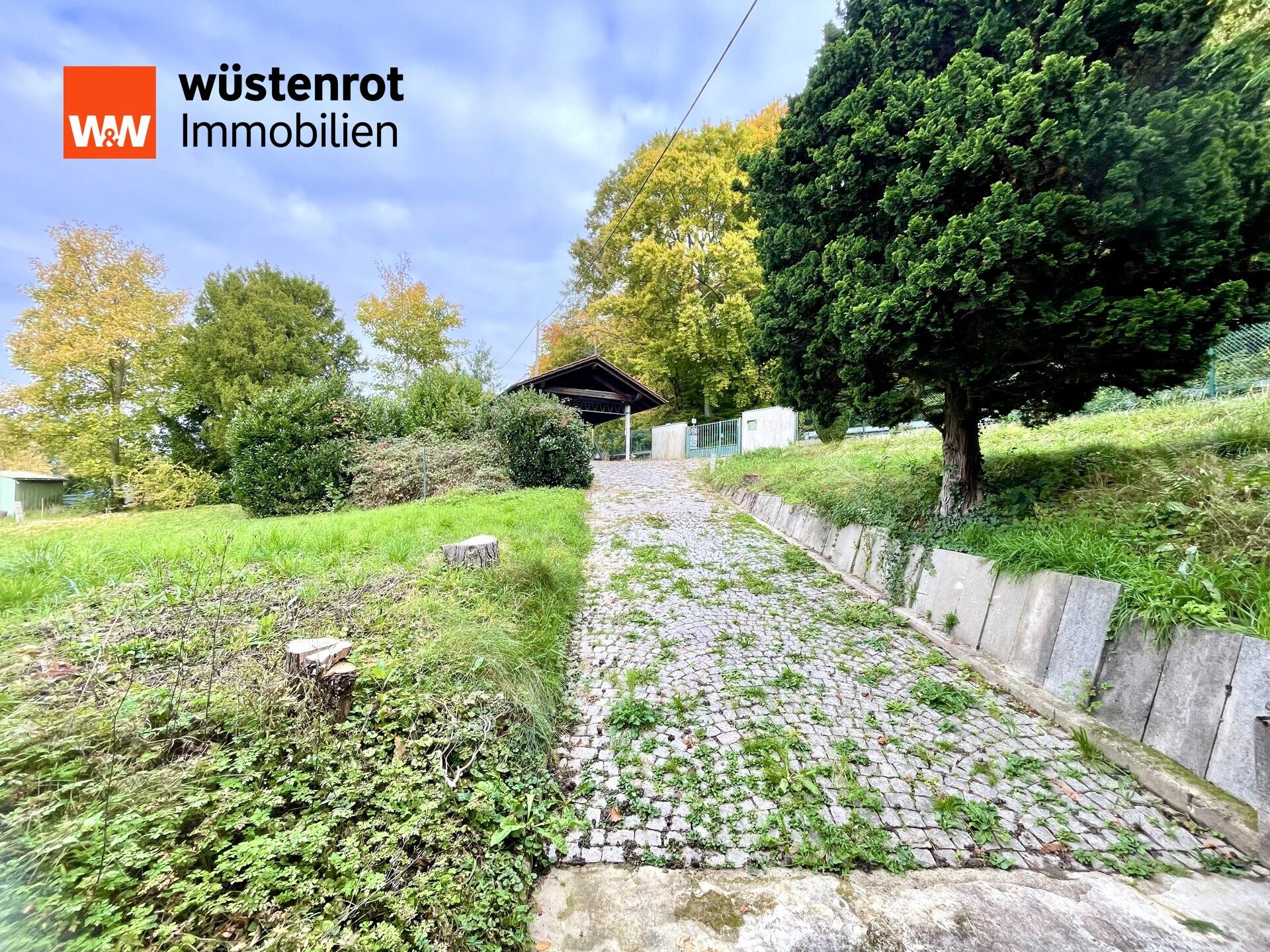 Immobilienangebot - Gaggenau - Alle - *EINZIGARTIGES URLAUBSGEFÜHL: Kleines Einfamilienhaus mit großem Grundstück, Terrasse, Carport uvm*