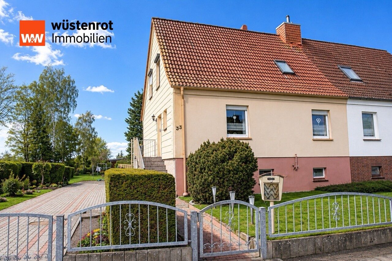 Immobilienangebot - Richtenberg - Alle - Wohnhaus mit zusätzlichem Baugrundstück – gepflegte DHH auf 1.989 m² Grundstück in Richtenberg