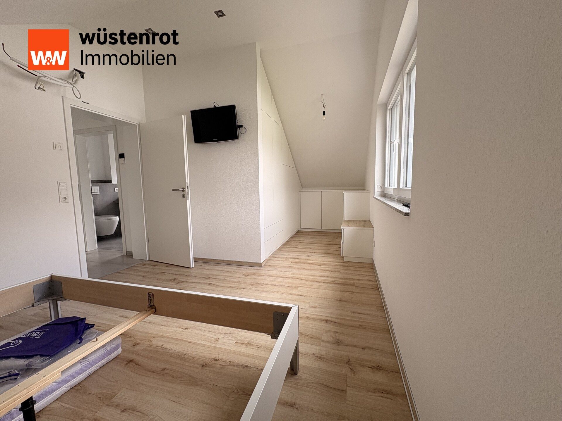 Immobilienangebot - Pforzheim / Büchenbronn - Alle - Stilvoll wohnen - Moderne Architektur trifft Energieeffizienz