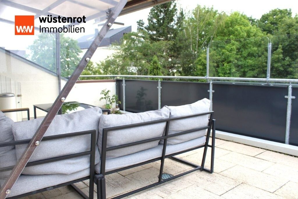 Immobilienangebot - Böblingen - Alle - Aussicht über Böblingen / Holzkachelofen / riesiger Balkon / Gartennutzung / Garage