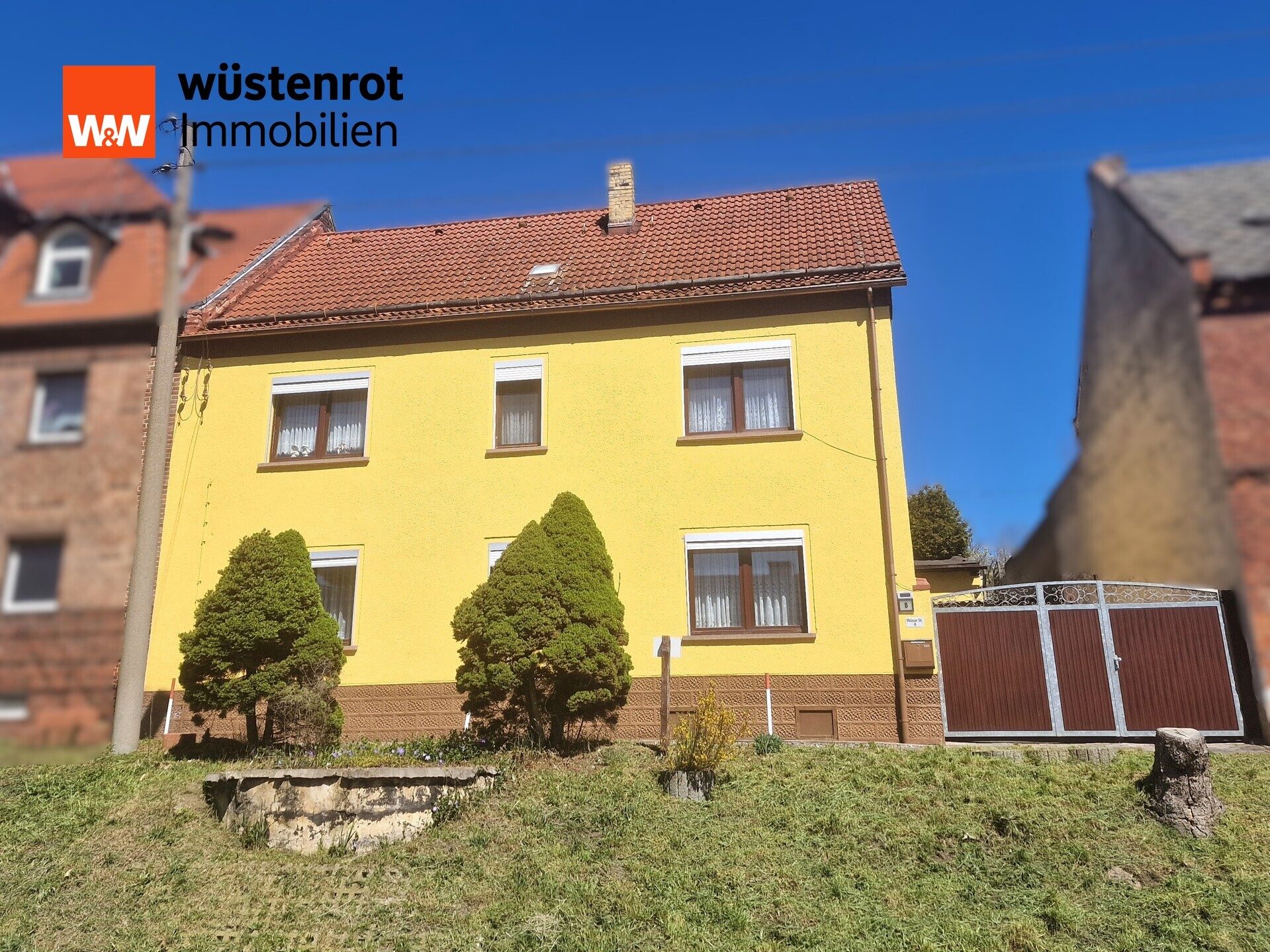 Immobilienangebot - Hohenmölsen - Alle - Hohenmölsen- großzügiges Wohnen, viel Platz für Hobbys, 2 Garagen