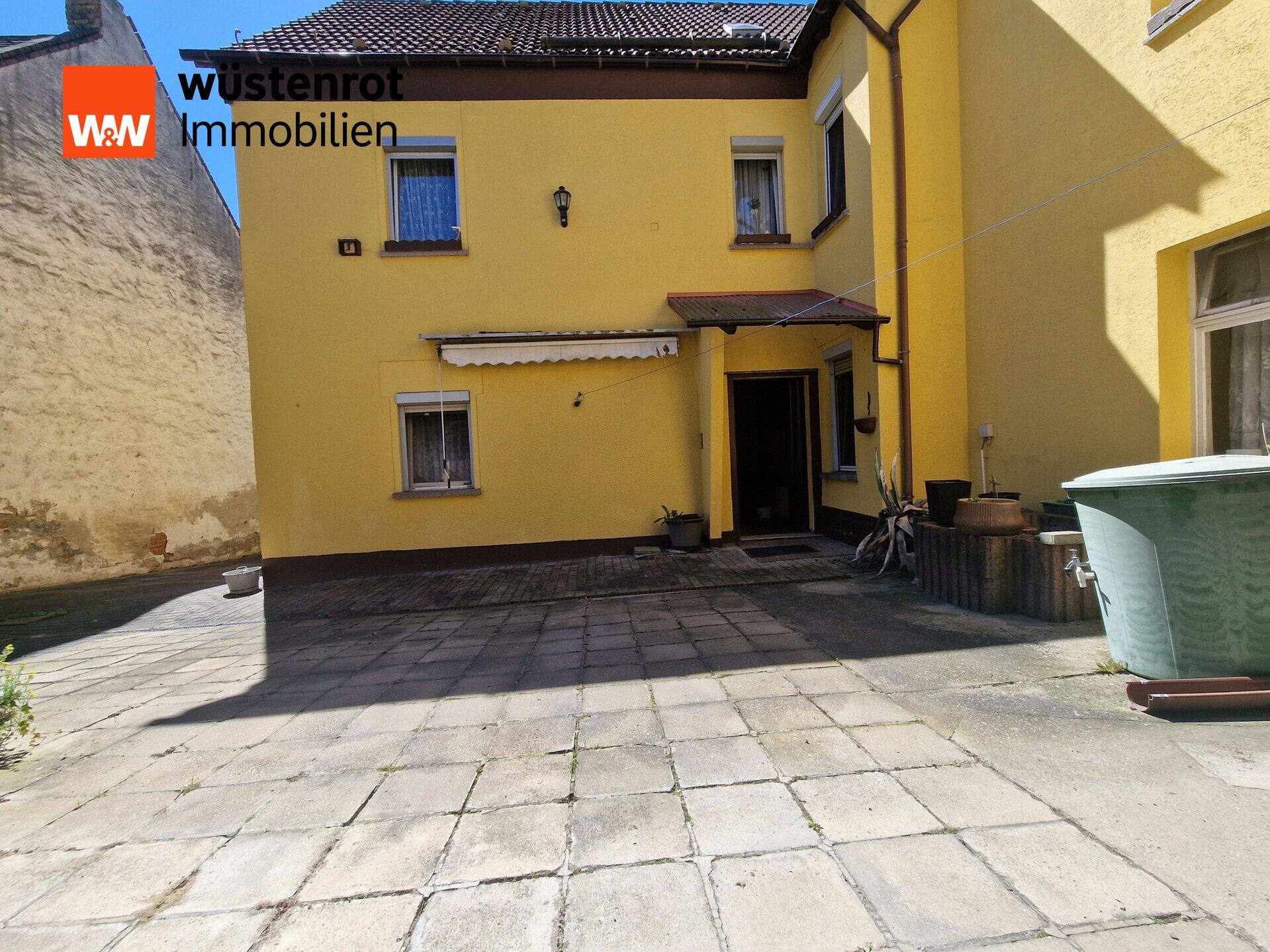 Immobilienangebot - Hohenmölsen - Alle - Hohenmölsen- großzügiges Wohnen, viel Platz für Hobbys, 2 Garagen