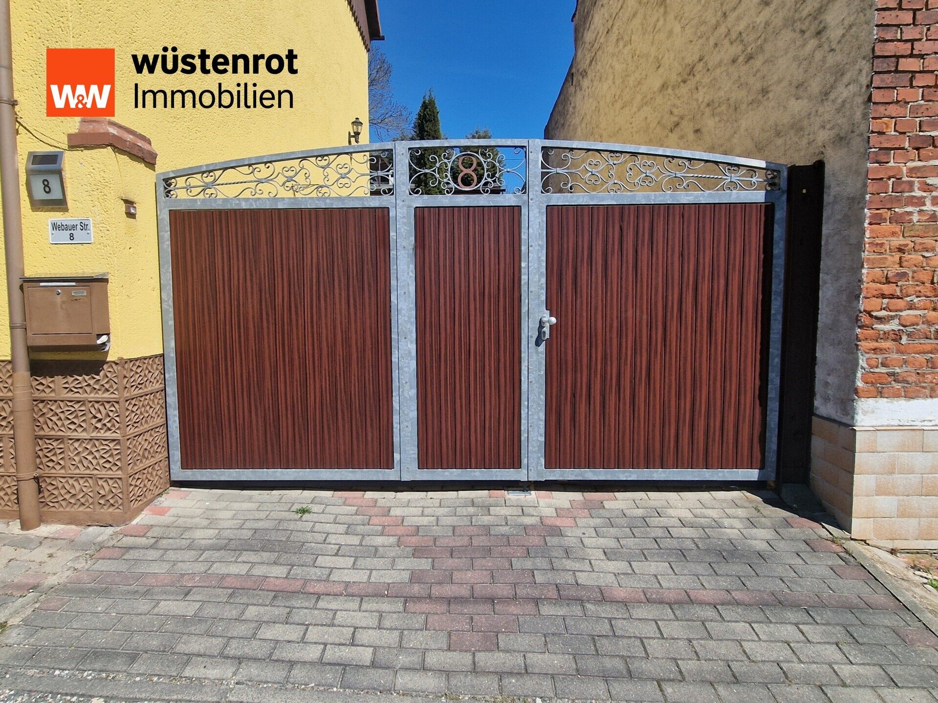 Immobilienangebot - Hohenmölsen - Alle - Hohenmölsen- großzügiges Wohnen, viel Platz für Hobbys, 2 Garagen