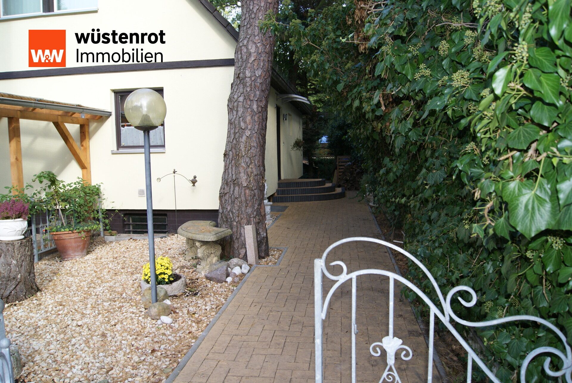 Immobilienangebot - Berlin / Frohnau - Alle - Schönes Einfamilienhaus mit großzügigem Raumangebot,moderner Wärmepumpe auf  sehr ruhigem Grundstück