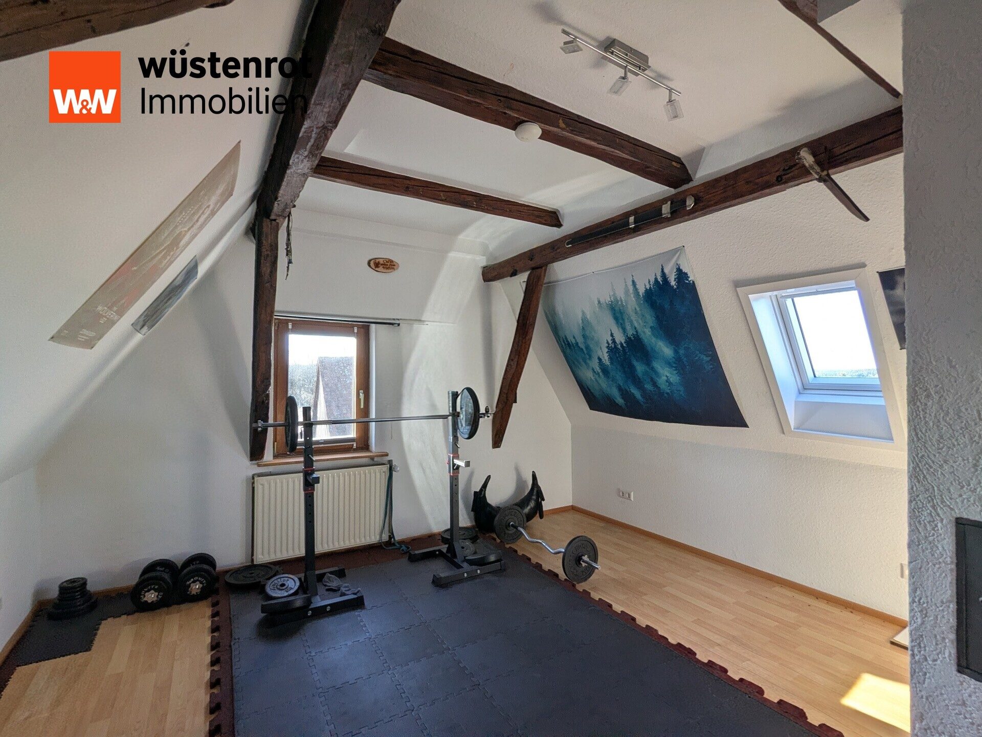 Immobilienangebot - Calw / Holzbronn - Alle - Exposé–Charmante denkmalgeschützte Doppelhaushälfte mit historischem Flair und modernem Wohnkomfort