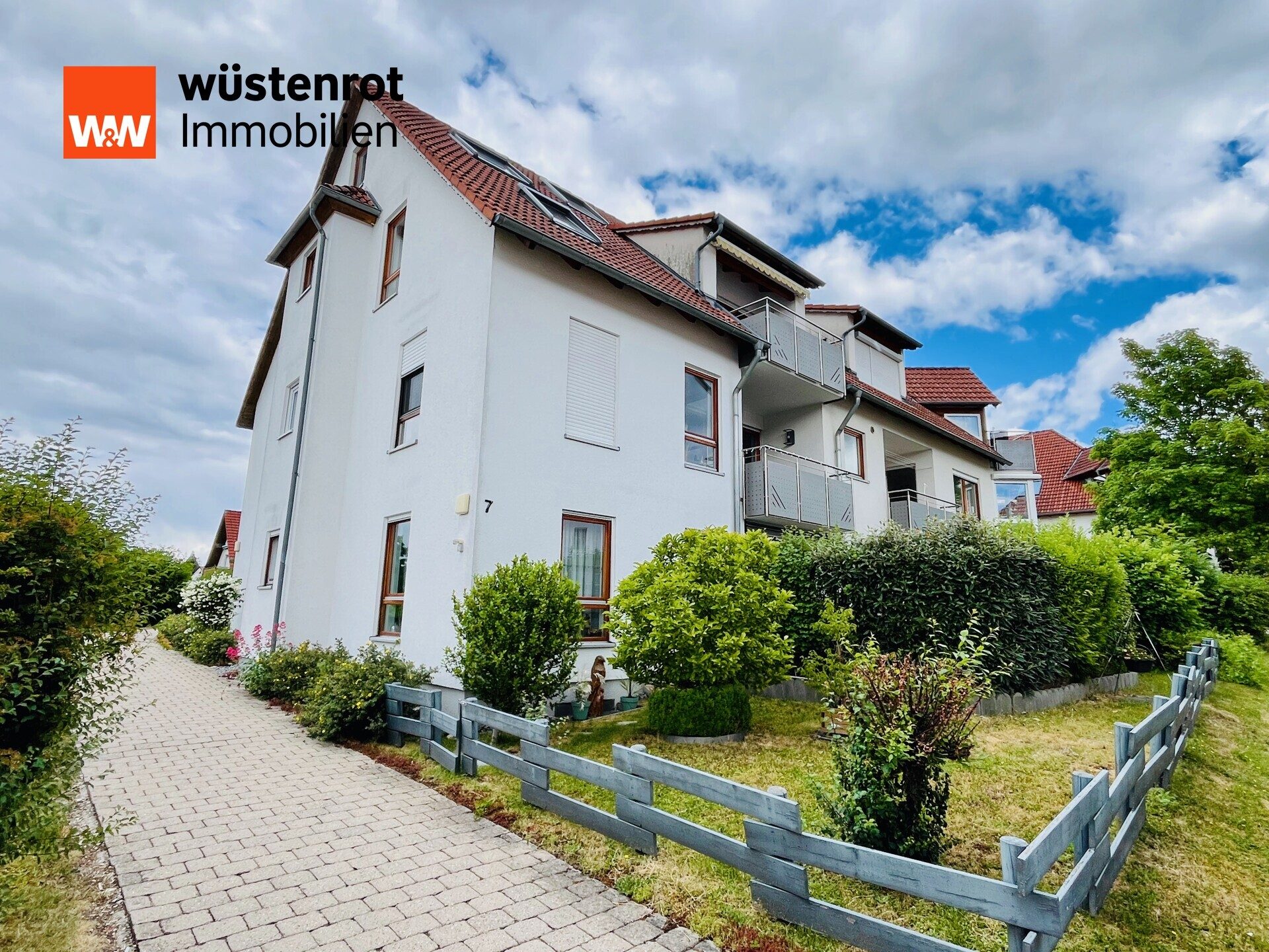 Immobilienangebot - Essingen - Alle - Charmante 2-Zimmer-Wohnung mit großem Lichthof in toller Lage in Essingen und 2 TG-Stellplätze