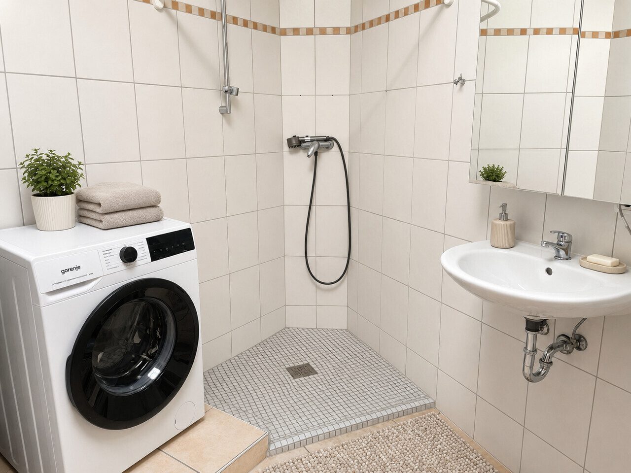 Immobilienangebot - Wölfersheim - Alle - Barrierefreie, renovierte 2 Zimmer Wohnung mit Balkon und Einbauküche in Wölfersheim