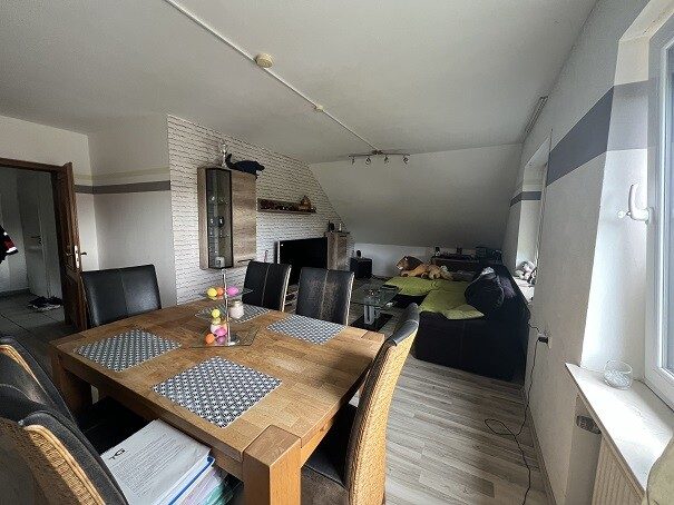 Immobilienangebot - Niederahr - Alle - Gemütliche DG- Wohnung nur 5 min. vom ICE entfern!!!