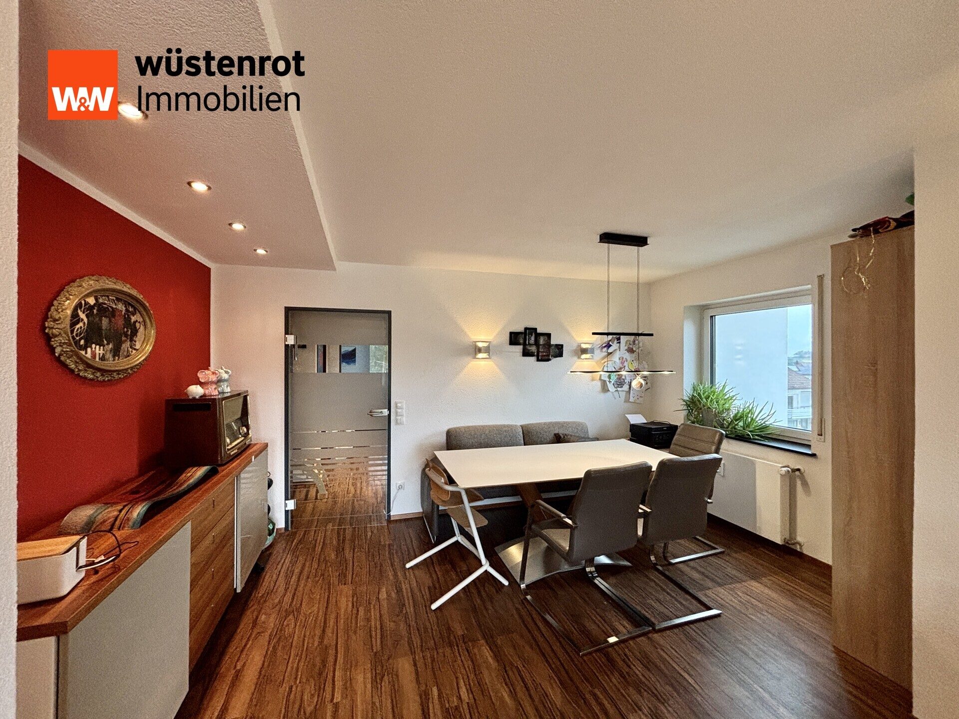 Immobilienangebot - Friedrichshafen / Manzell - Alle - Charmante 3,5 - 4-Zimmer-Wohnung im OG mit großer Sonnenloggia