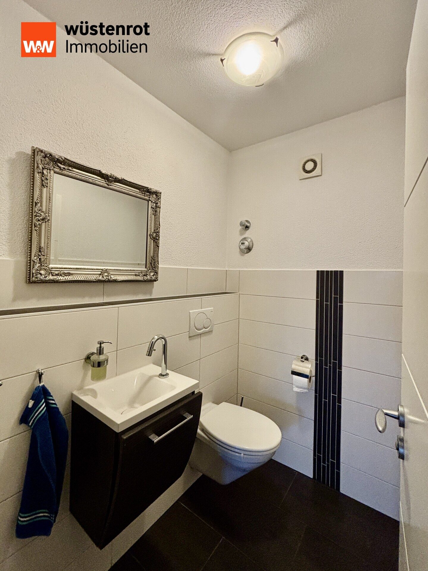 Immobilienangebot - Friedrichshafen / Manzell - Alle - Charmante 3,5 - 4-Zimmer-Wohnung im OG mit großer Sonnenloggia