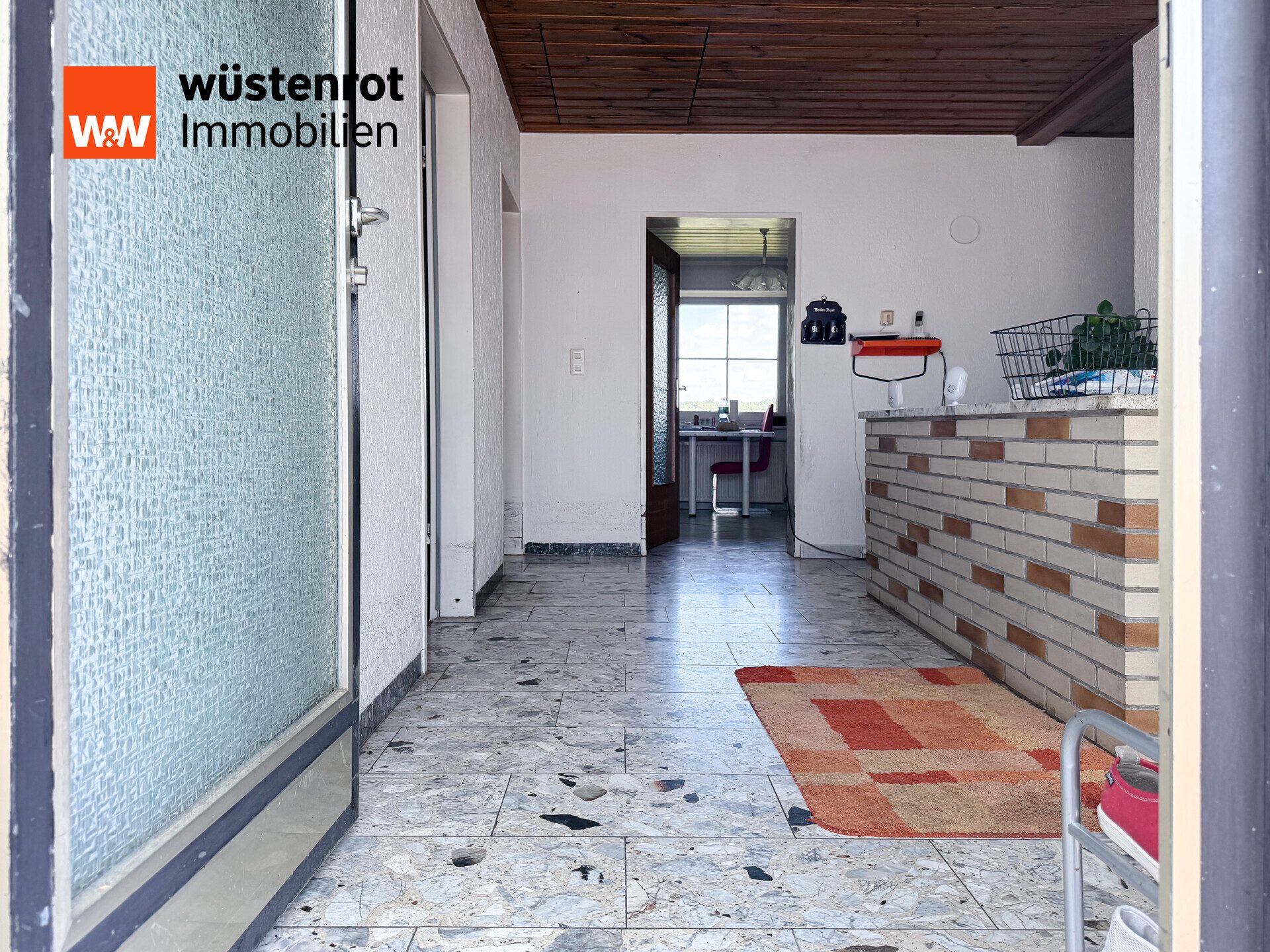 Immobilienangebot - Nittendorf / Etterzhausen - Alle - Zweifamilienhaus mit vermieteter Einliegerwohnung und bezugsfreiem Obergeschoss