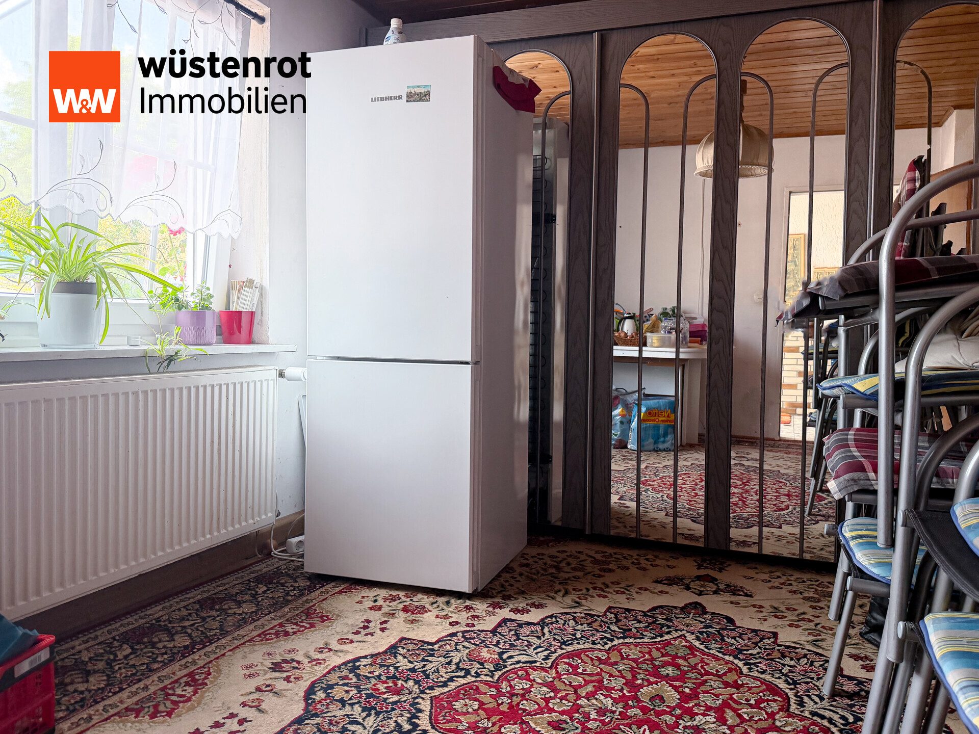 Immobilienangebot - Nittendorf / Etterzhausen - Alle - Zweifamilienhaus mit vermieteter Einliegerwohnung und bezugsfreiem Obergeschoss