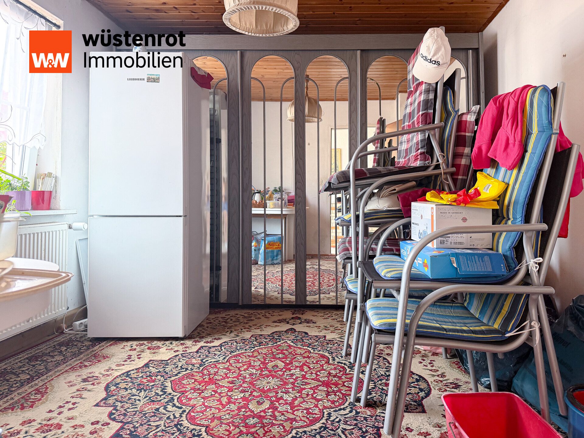 Immobilienangebot - Nittendorf / Etterzhausen - Alle - Zweifamilienhaus mit vermieteter Einliegerwohnung und bezugsfreiem Obergeschoss