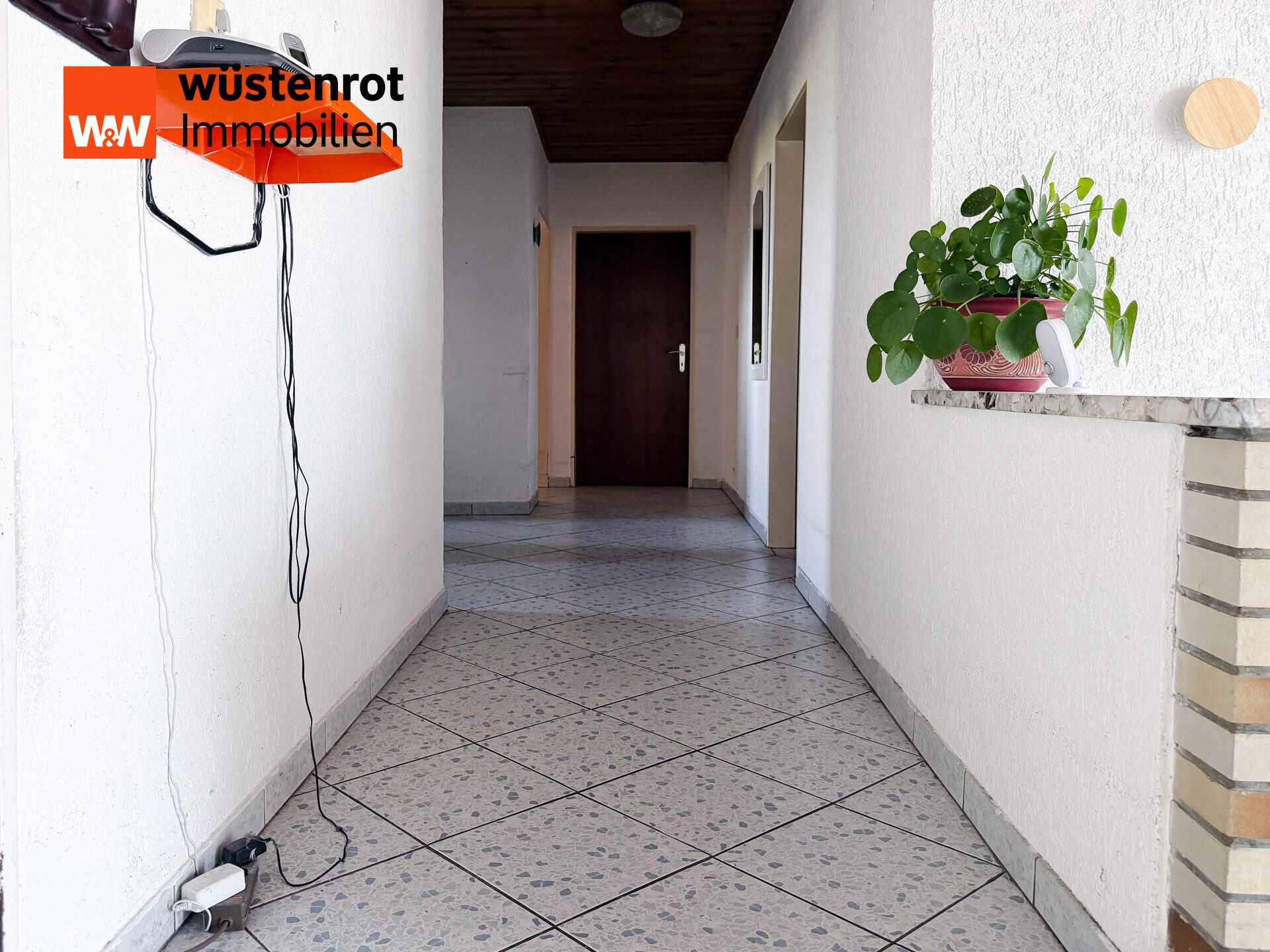 Immobilienangebot - Nittendorf / Etterzhausen - Alle - Zweifamilienhaus mit vermieteter Einliegerwohnung und bezugsfreiem Obergeschoss