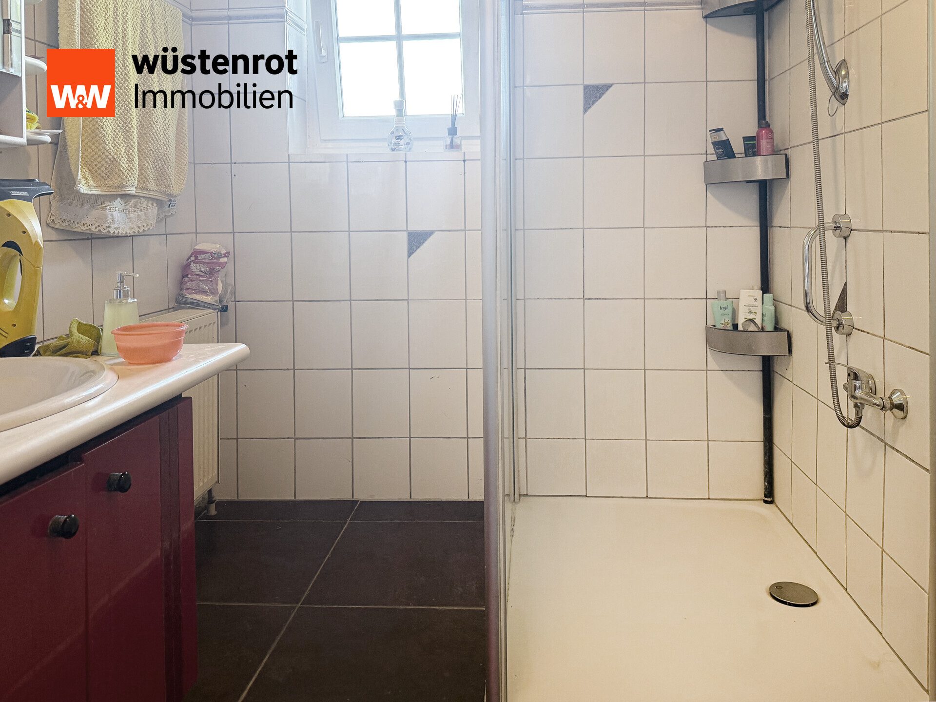 Immobilienangebot - Nittendorf / Etterzhausen - Alle - Zweifamilienhaus mit vermieteter Einliegerwohnung und bezugsfreiem Obergeschoss