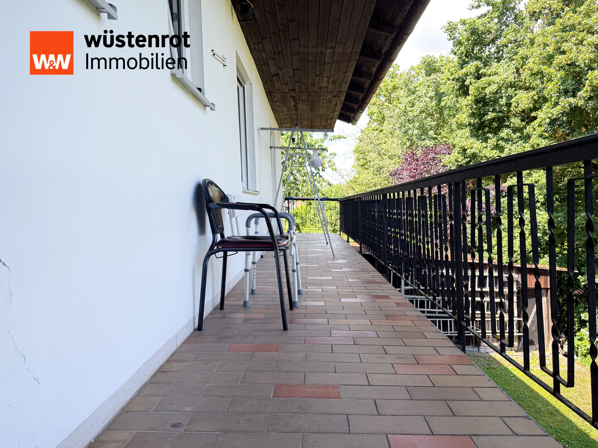 Immobilienangebot - Nittendorf / Etterzhausen - Alle - Zweifamilienhaus mit vermieteter Einliegerwohnung und bezugsfreiem Obergeschoss
