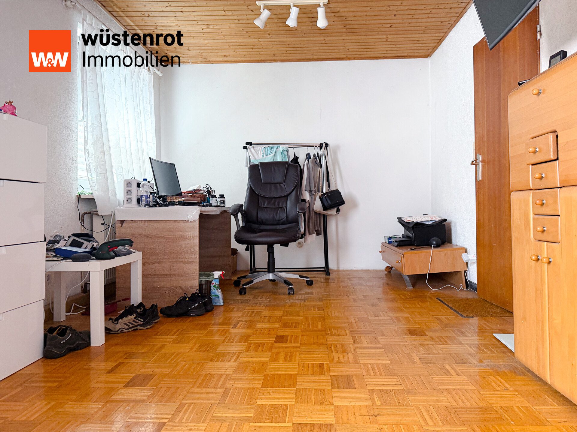 Immobilienangebot - Nittendorf / Etterzhausen - Alle - Zweifamilienhaus mit vermieteter Einliegerwohnung und bezugsfreiem Obergeschoss