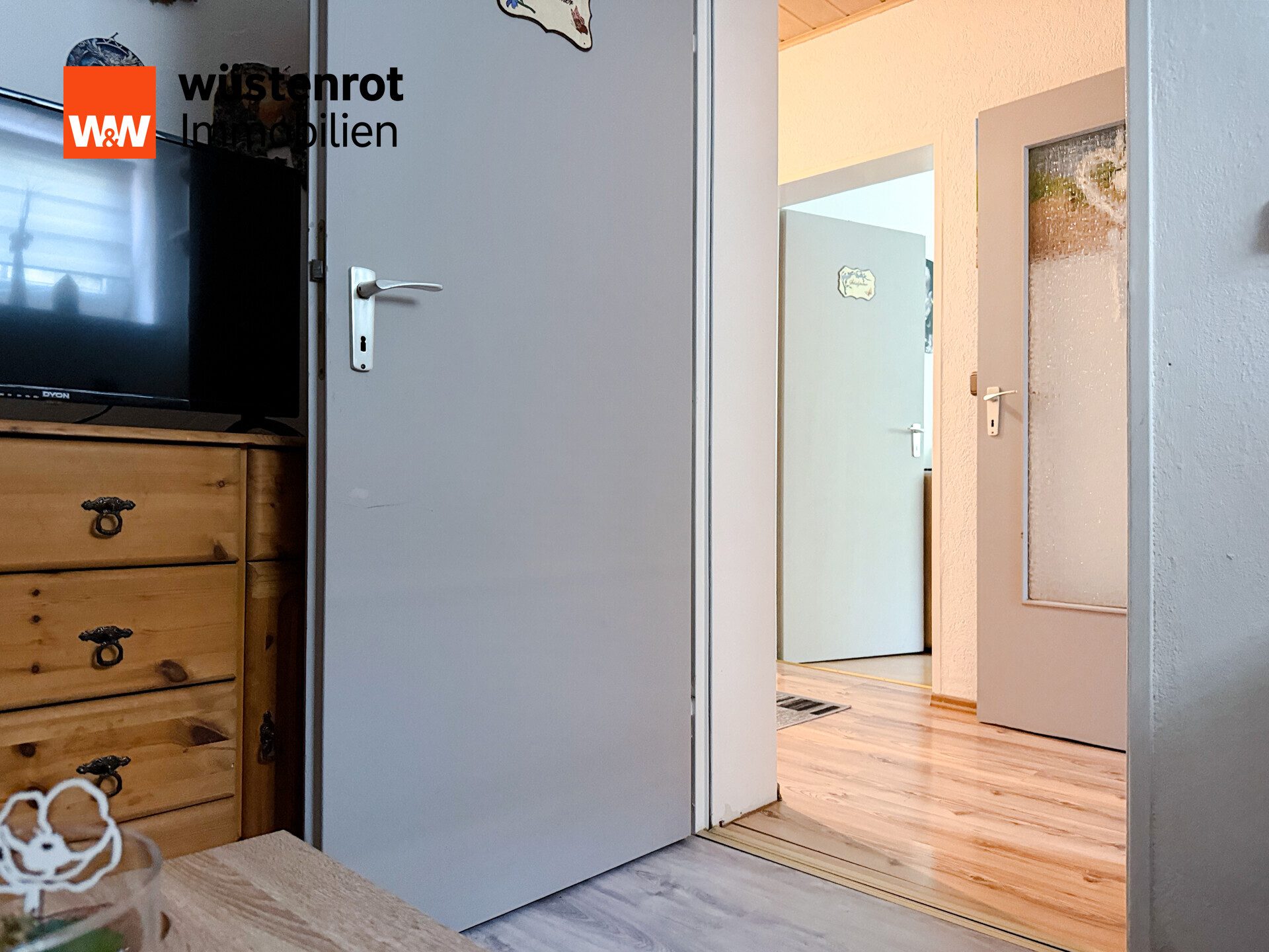 Immobilienangebot - Nittendorf / Etterzhausen - Alle - Zweifamilienhaus mit vermieteter Einliegerwohnung und bezugsfreiem Obergeschoss
