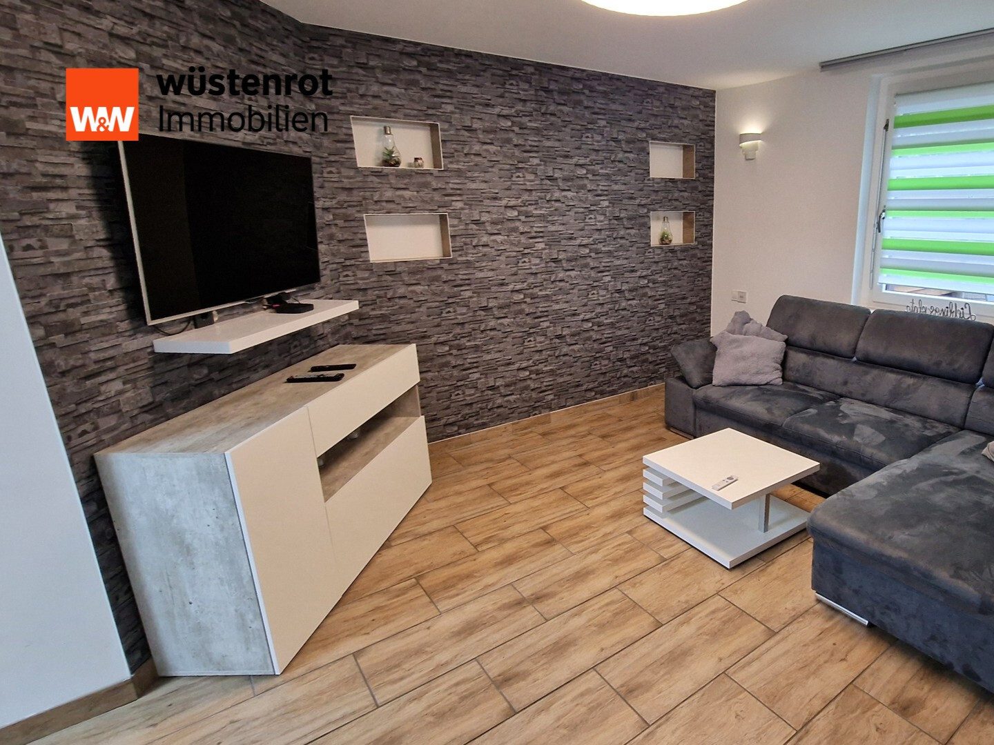 Immobilienangebot - Leuna - Alle - Leuna- PROVISIONSFREI!! Einziehen und Wohlfühlen- Platz für Home Office oder Hobby