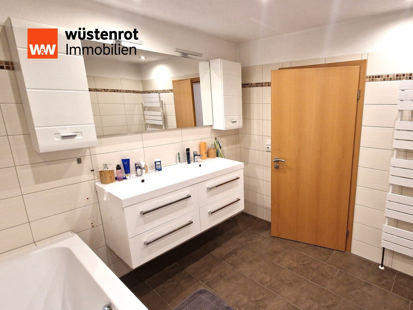 Immobilienangebot - Leuna - Alle - Leuna- PROVISIONSFREI!! Einziehen und Wohlfühlen- Platz für Home Office oder Hobby