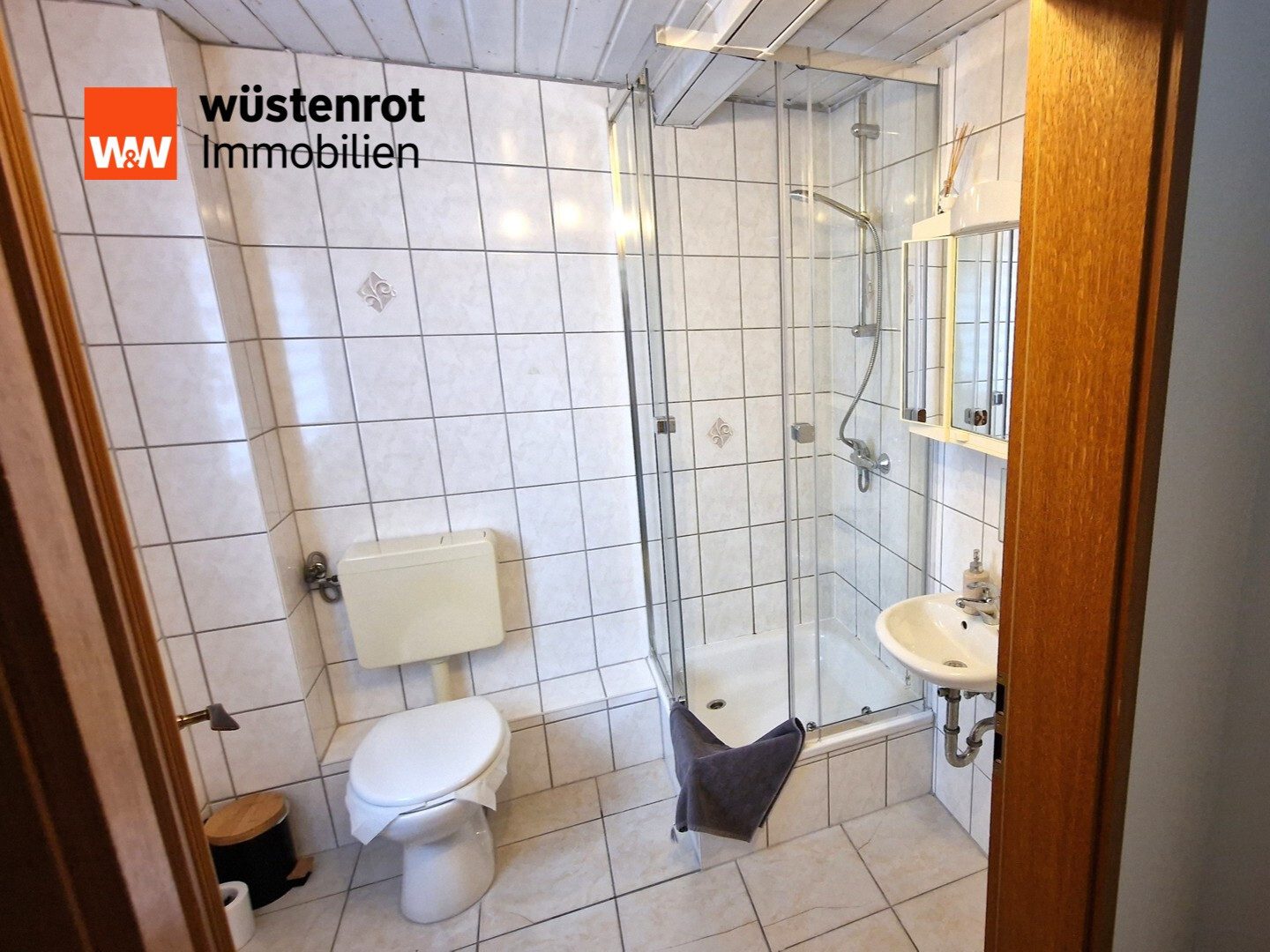 Immobilienangebot - Leuna - Alle - Leuna- PROVISIONSFREI!! Einziehen und Wohlfühlen- Platz für Home Office oder Hobby