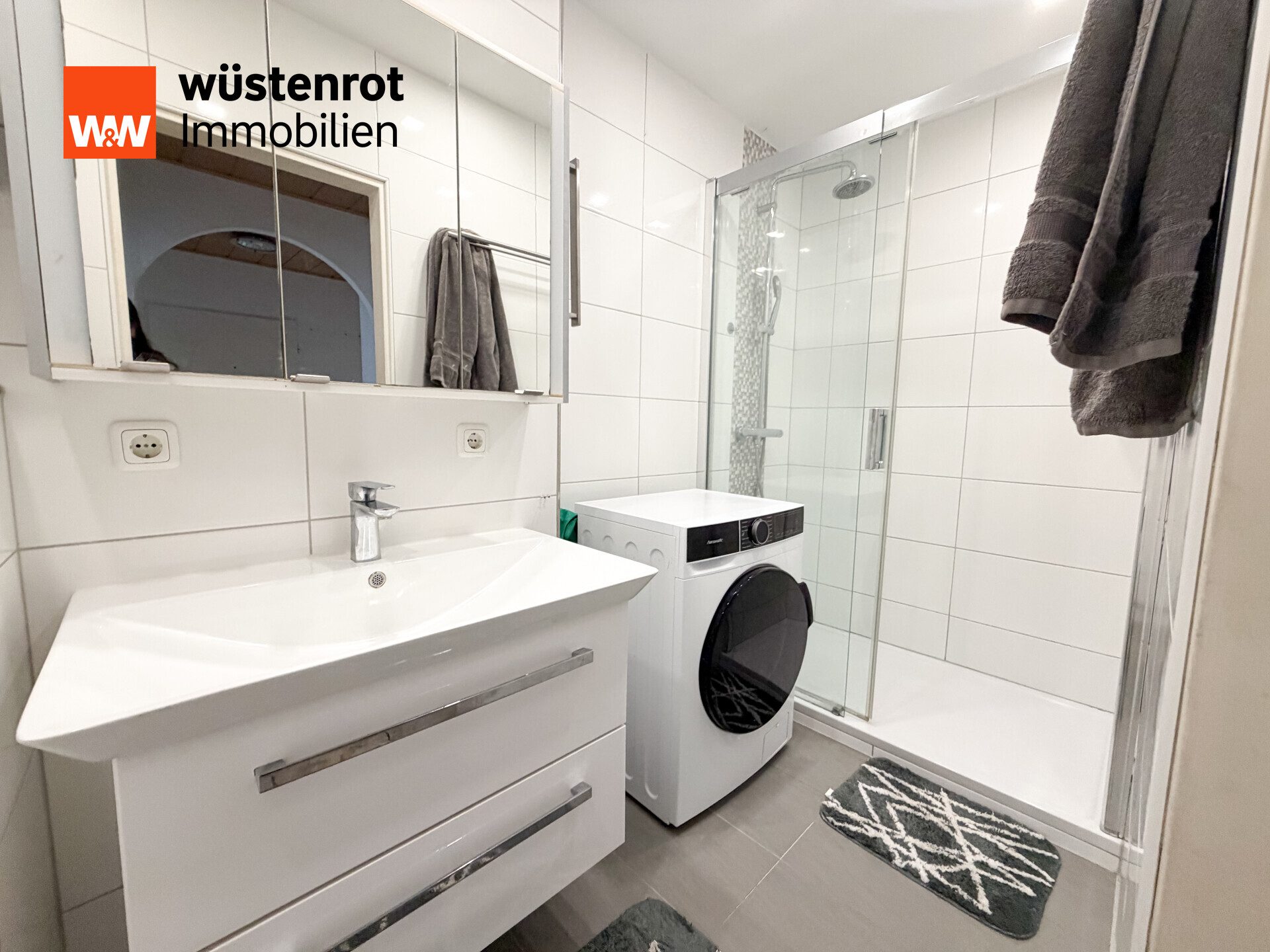 Immobilienangebot - Schweinfurt - Alle - Kapitalanlage oder Eigenheim: gepflegte 3-Zimmer-Wohnung mit Balkon und Weitblick