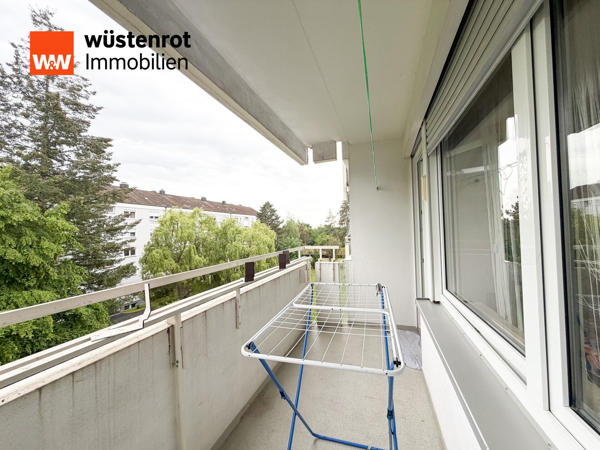 Immobilienangebot - Schweinfurt - Alle - Kapitalanlage oder Eigenheim: gepflegte 3-Zimmer-Wohnung mit Balkon und Weitblick