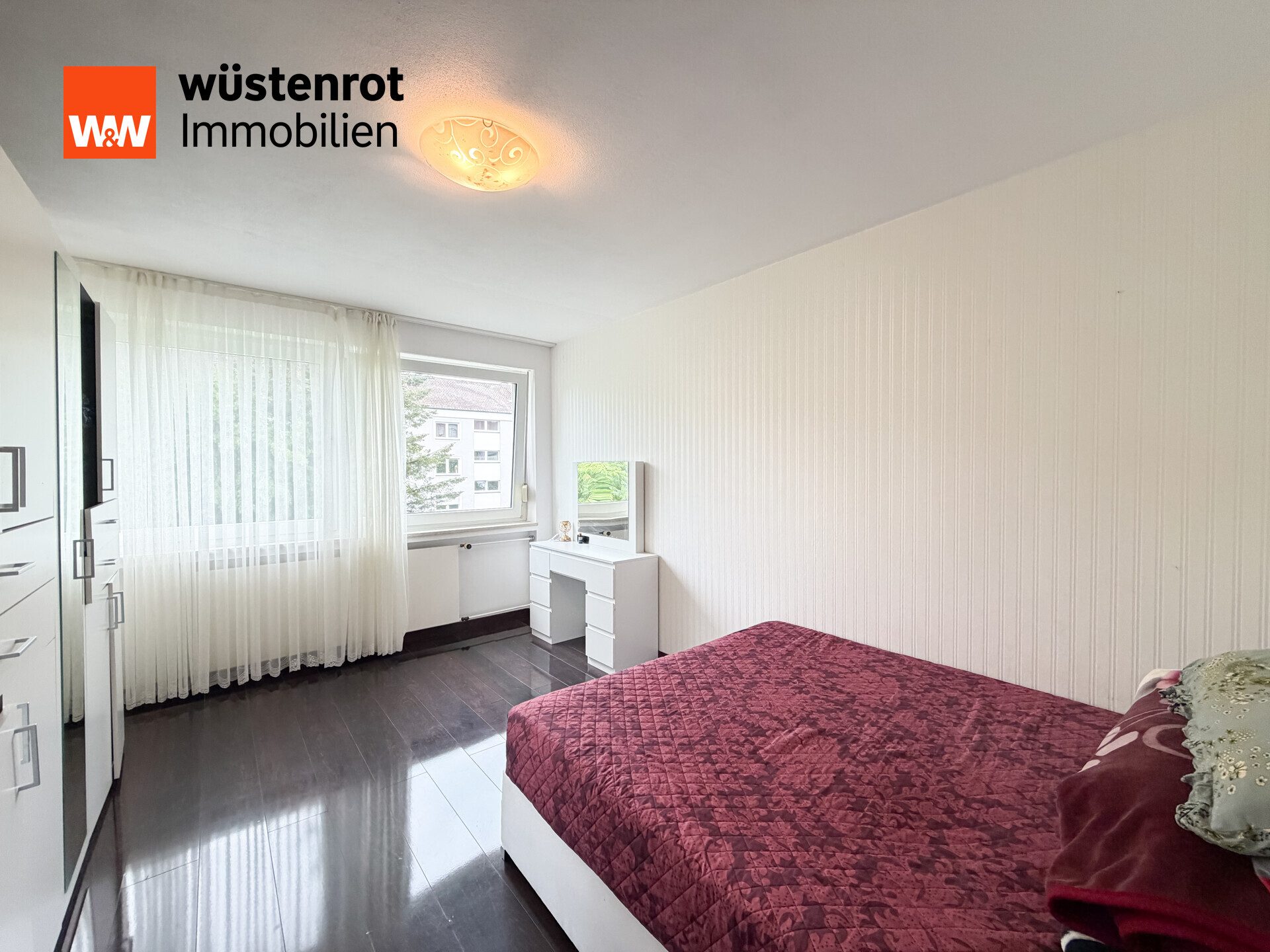Immobilienangebot - Schweinfurt - Alle - Kapitalanlage oder Eigenheim: gepflegte 3-Zimmer-Wohnung mit Balkon und Weitblick