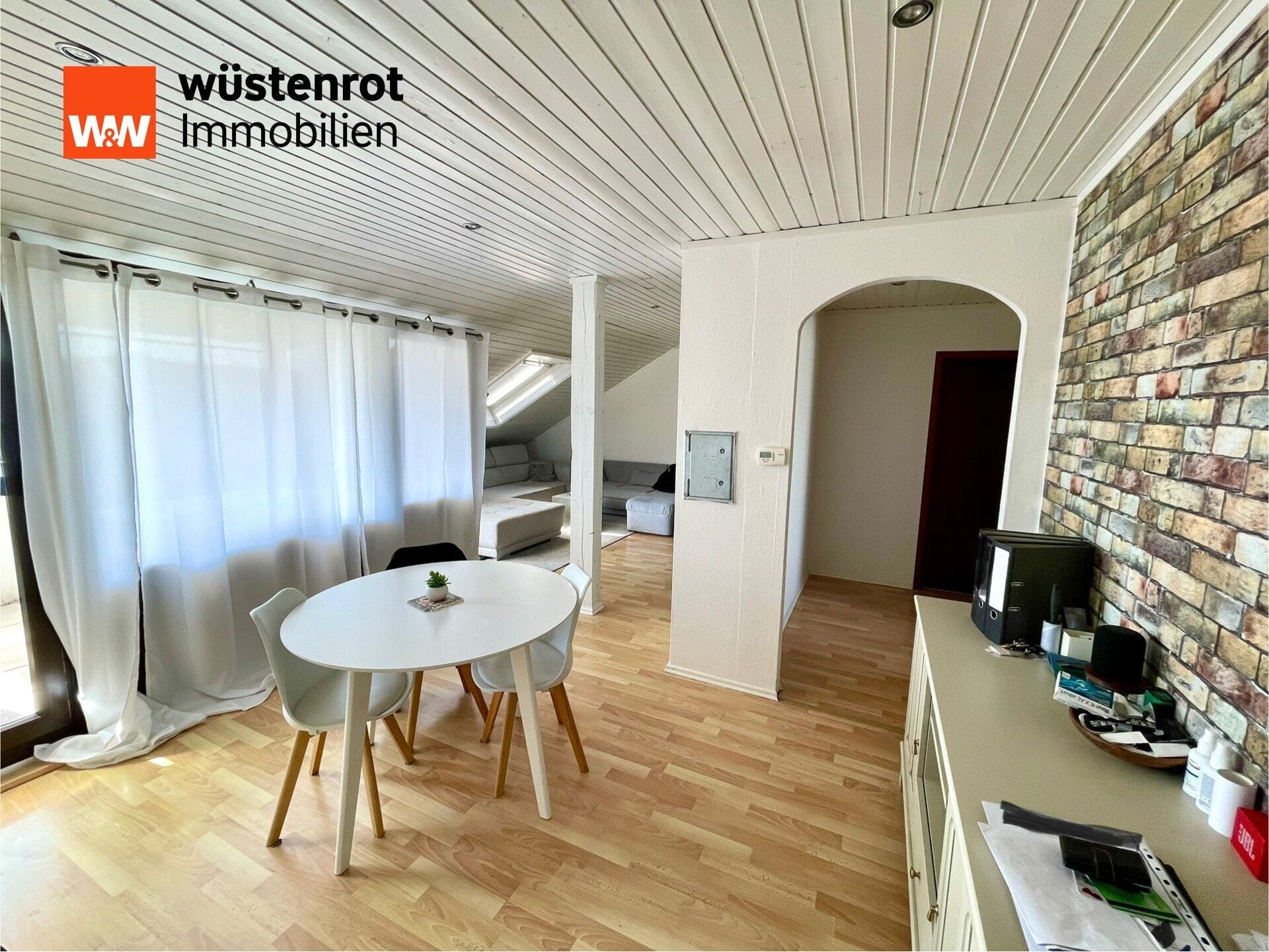 Immobilienangebot - Rheinstetten / Forchheim - Alle - Als EIGENNUTZUNG oder KAPITALANLAGE in BEVORZUGTER WOHNLAGE:  3 Zimmer DG-Wohnung mit Balkon, Keller